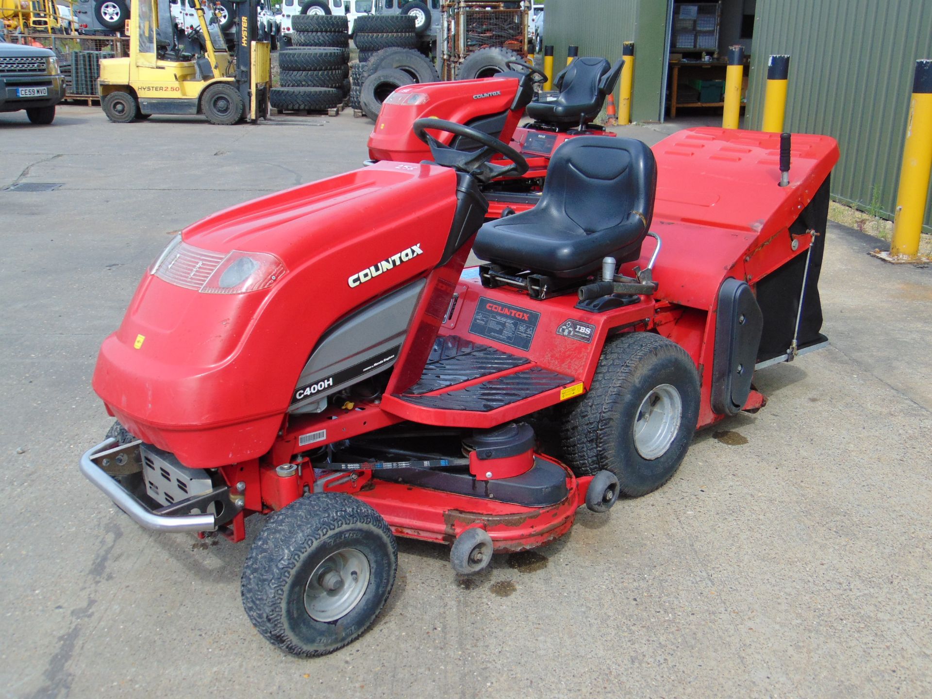 Countax C400H Ride On Mower / Lawn Tractor - Image 3 of 13