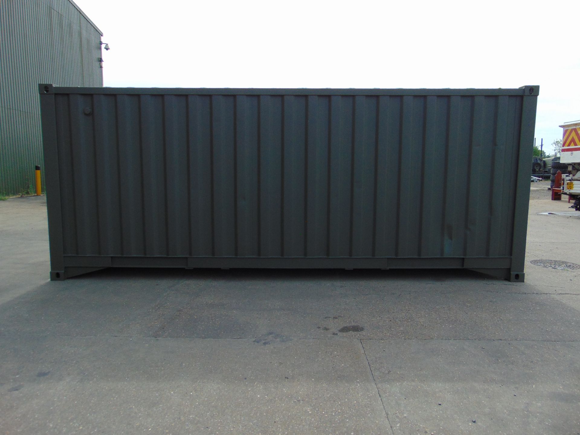 Demountable Front Line Ablution Unit in 20ft Container with hook loader, Twist Locks Etc - Image 8 of 32