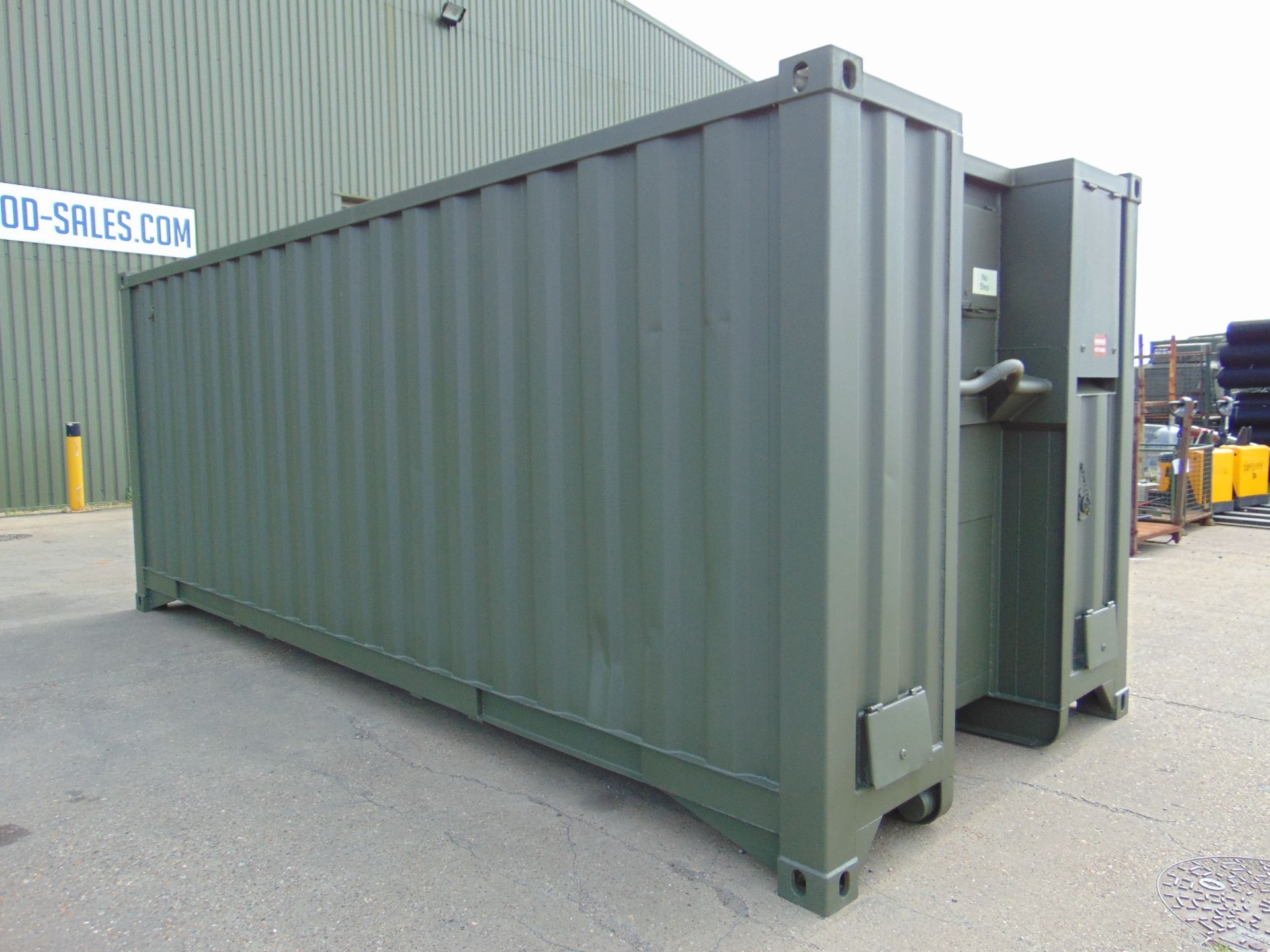 Demountable Front Line Ablution Unit in 20ft Container with hook loader, Twist Locks Etc - Image 3 of 32