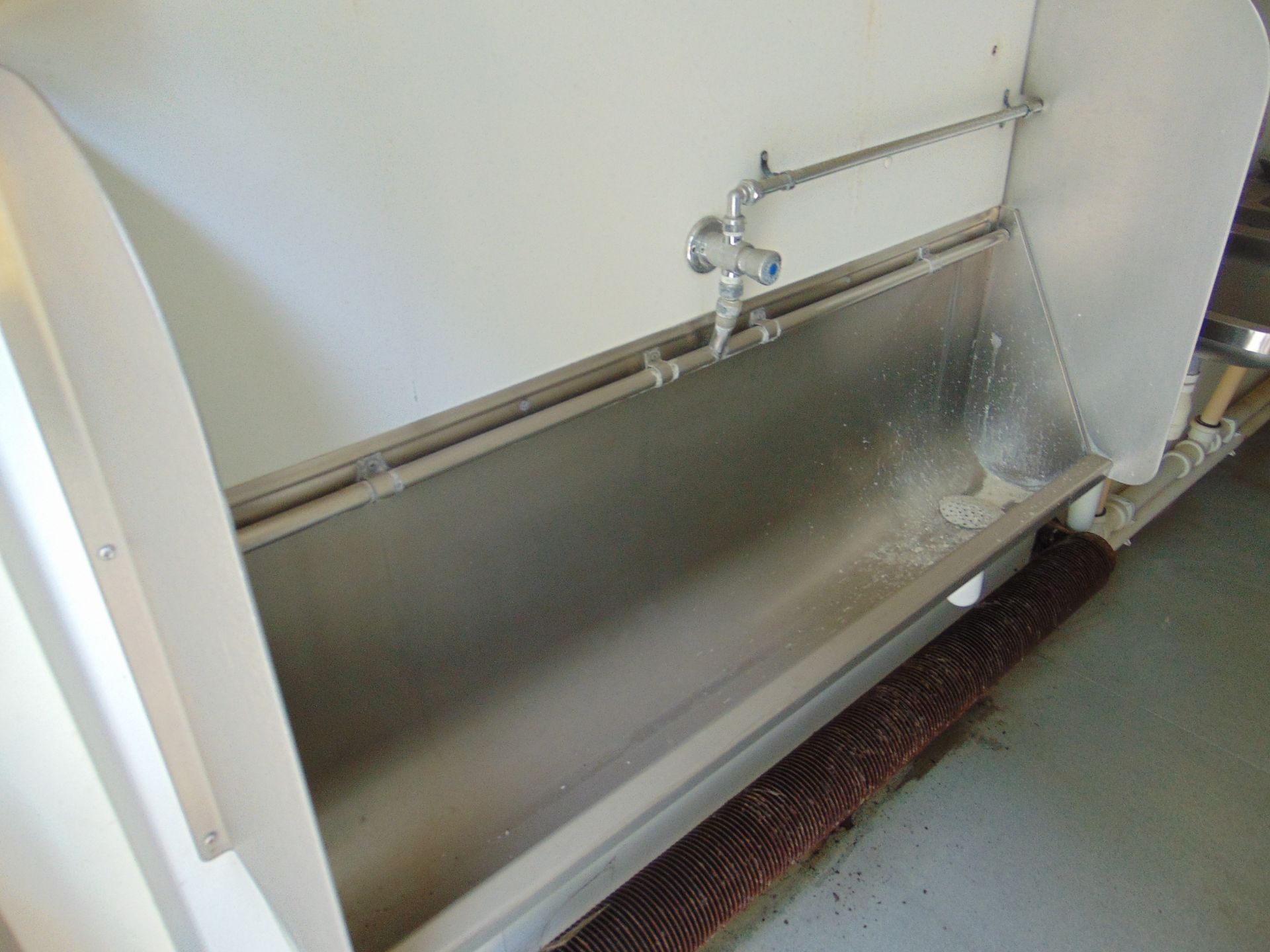 Demountable Front Line Ablution Unit in 20ft Container with hook loader, Twist Locks Etc - Image 11 of 32