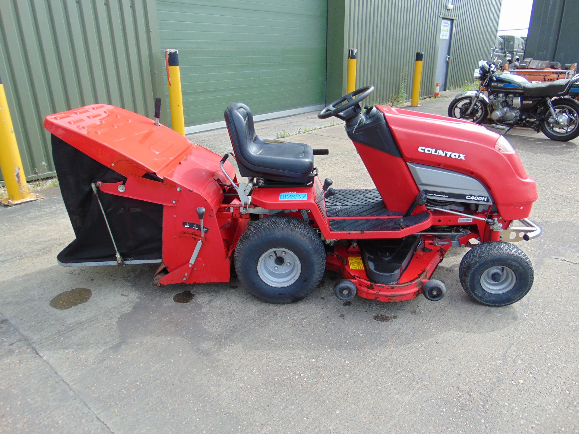 Countax C400H Ride On Mower / Lawn Tractor - Image 5 of 13