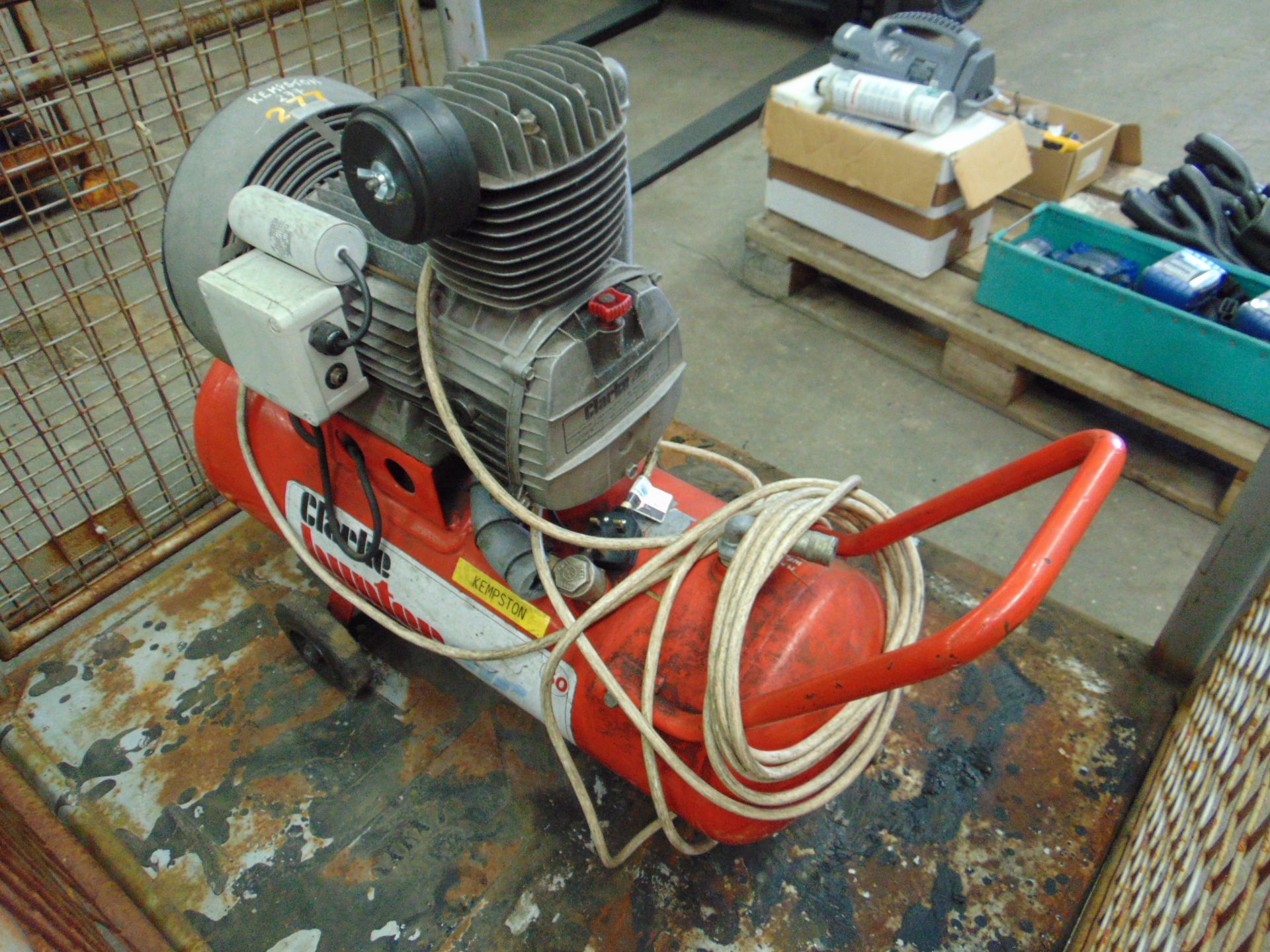 Clarke Hunter 50 Air Compressor - Image 2 of 7