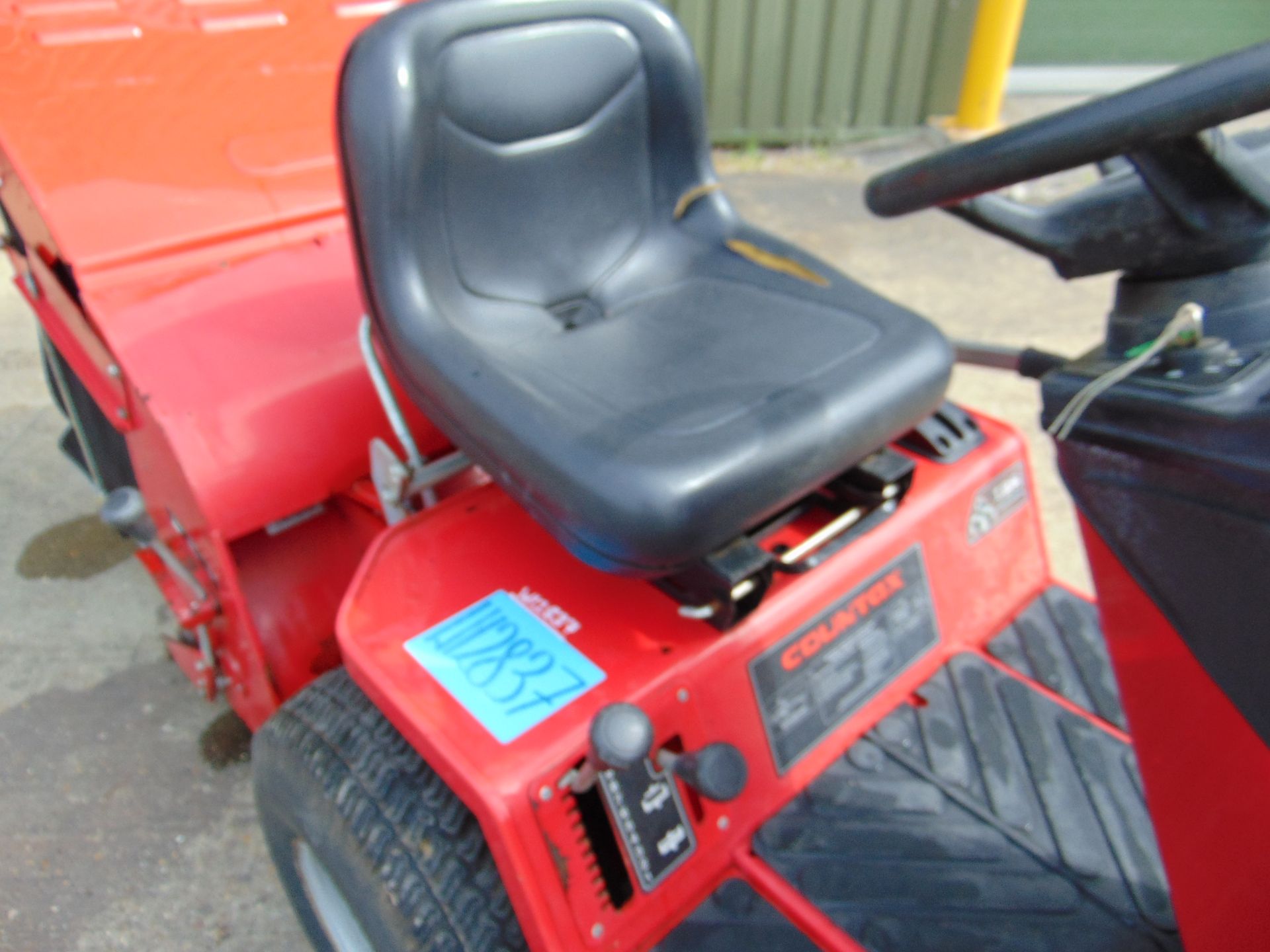 Countax C400H Ride On Mower / Lawn Tractor - Image 9 of 13