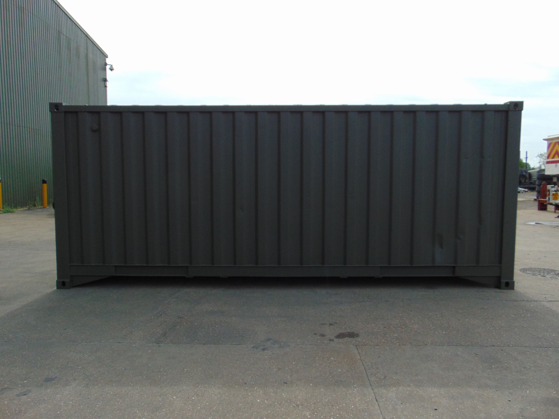 Demountable Front Line Ablution Unit in 20ft Container with hook loader, Twist Locks Etc - Image 32 of 32