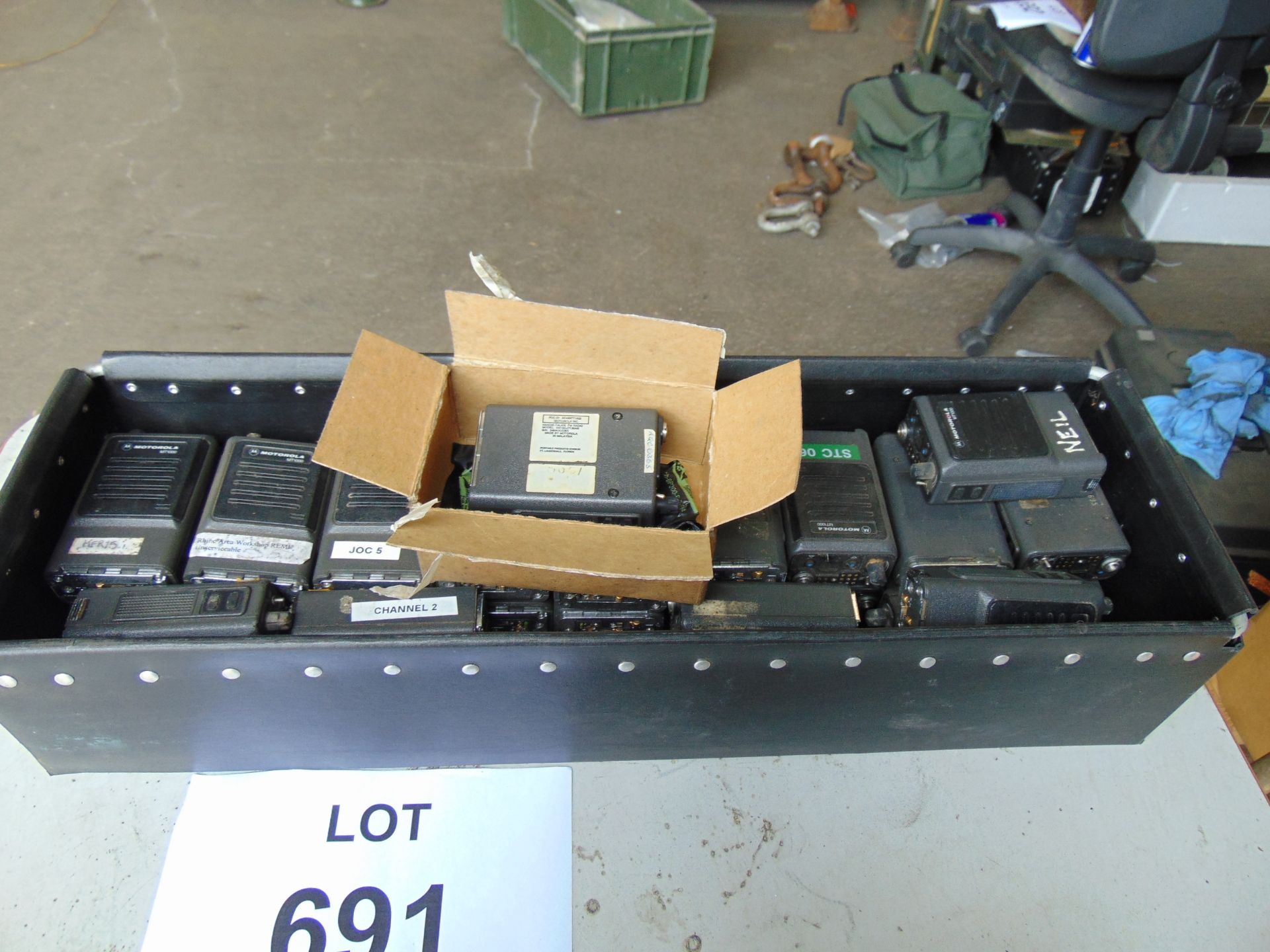 28 x Motorola MT 1000 Transmitter / Receiver as shown - Image 2 of 4