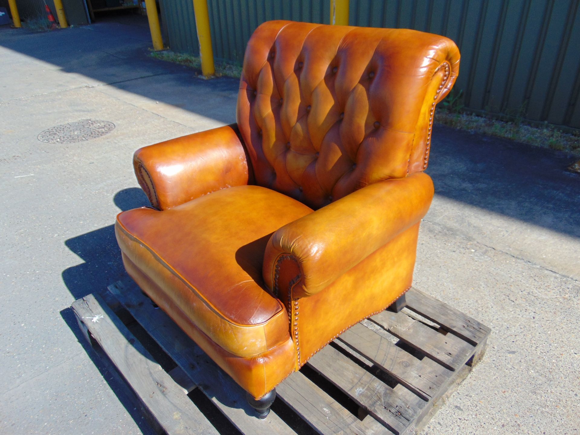 ** Brand New ** High Back Button Leather Chair - Image 4 of 10