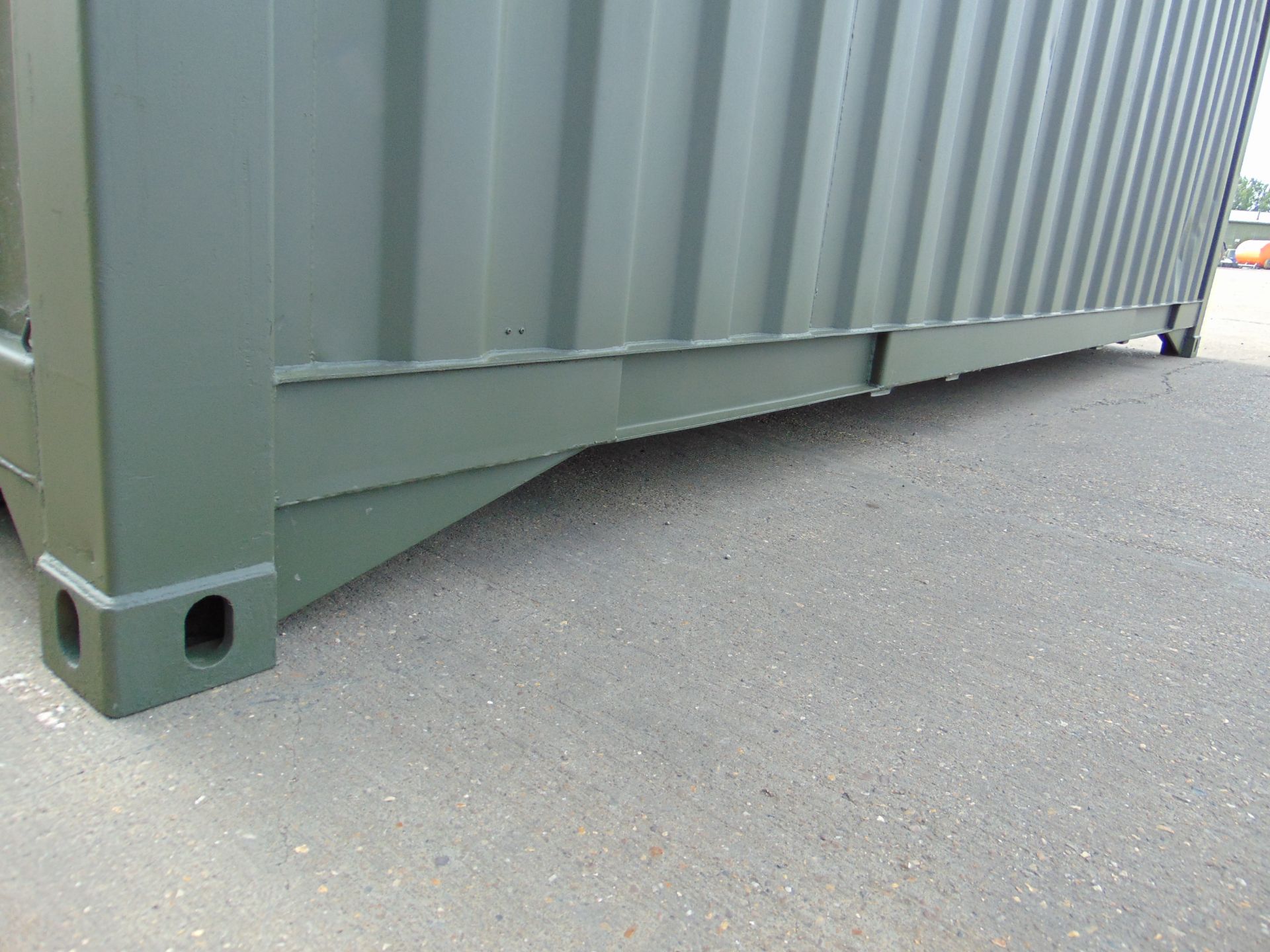 Demountable Front Line Ablution Unit in 20ft Container with hook loader, Twist Locks Etc - Image 26 of 32