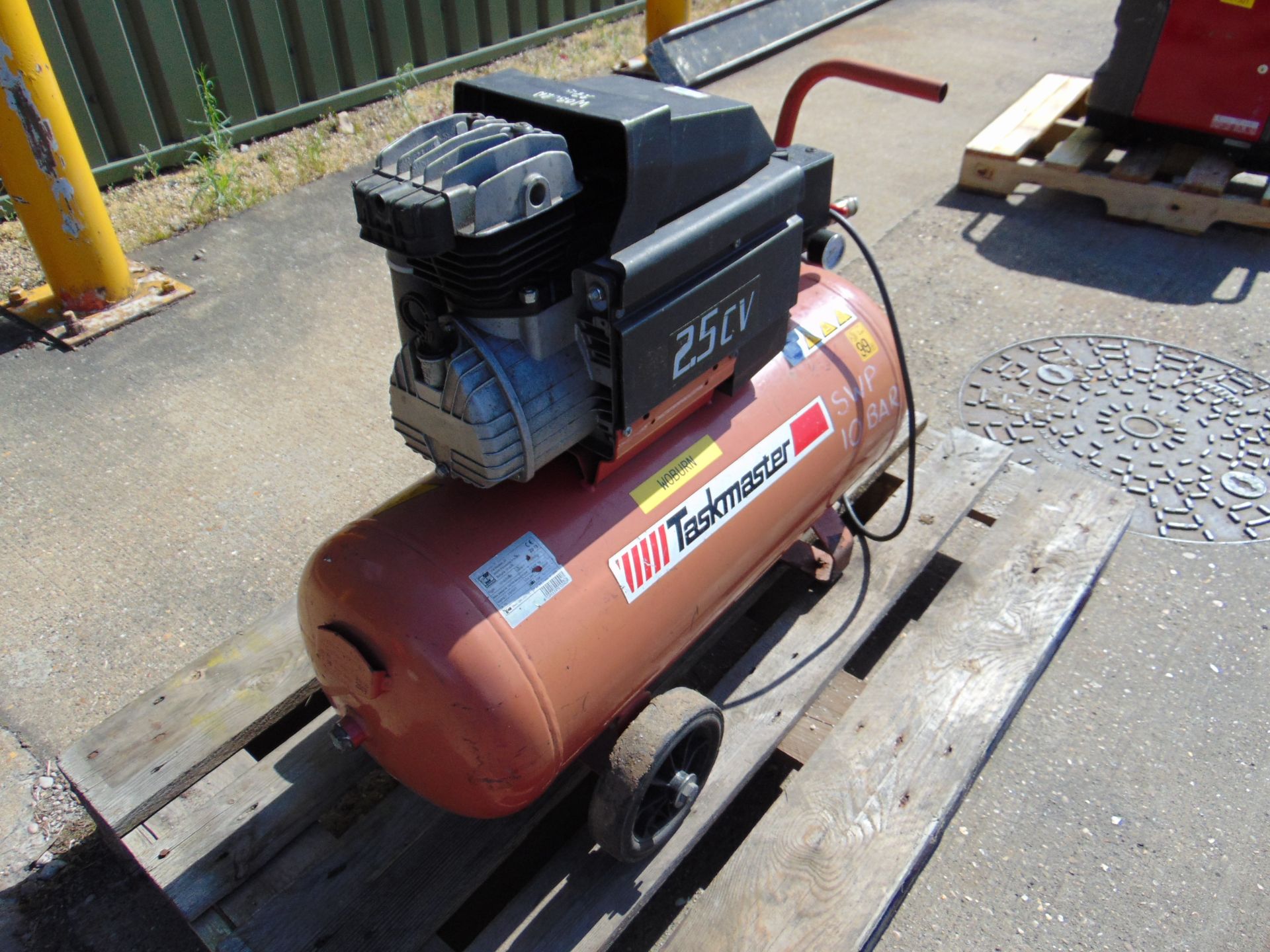 Fiac 2.5CV Air Compressor - Image 2 of 6