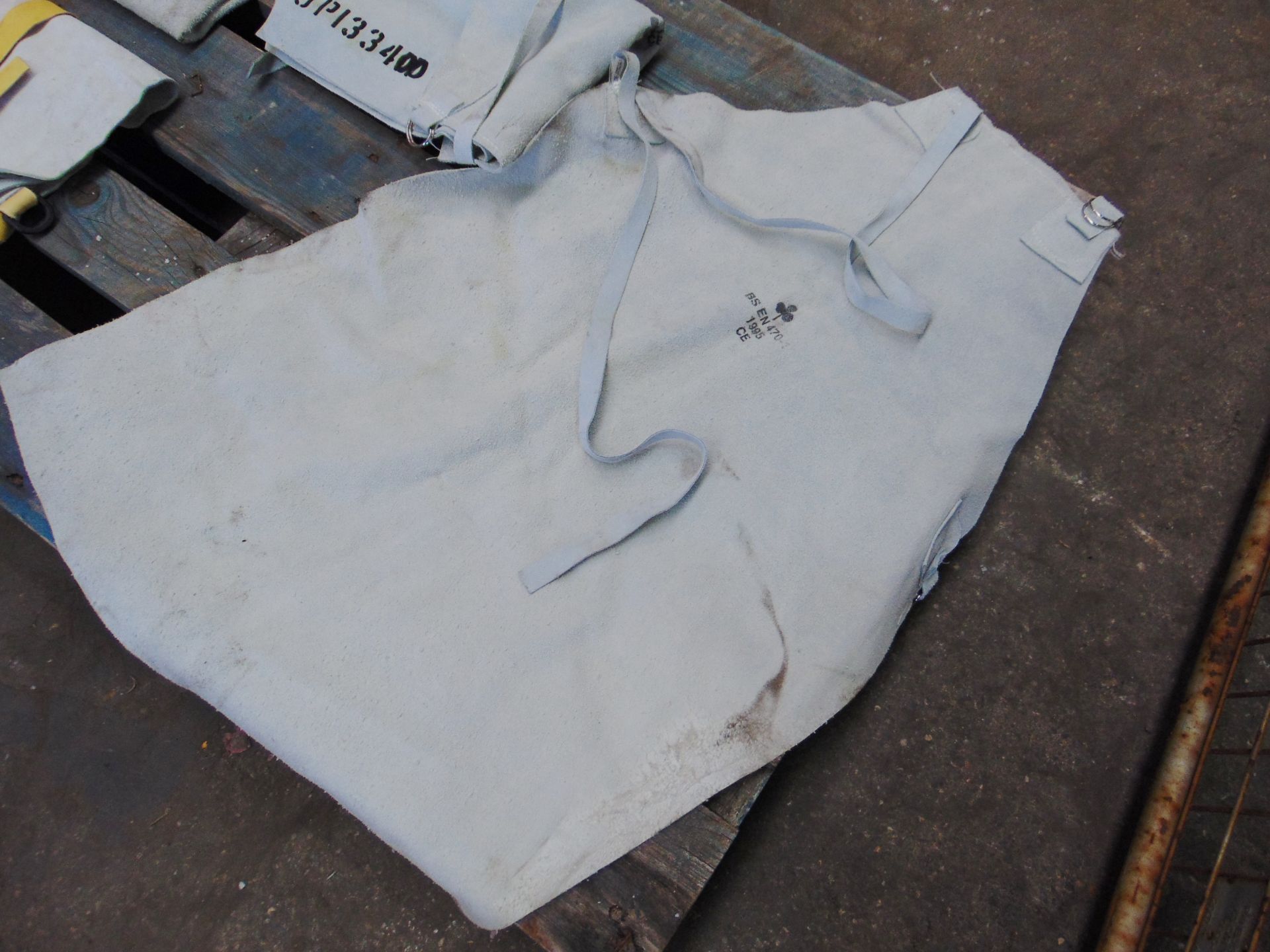 4x Leather Welding Aprons - Image 2 of 3