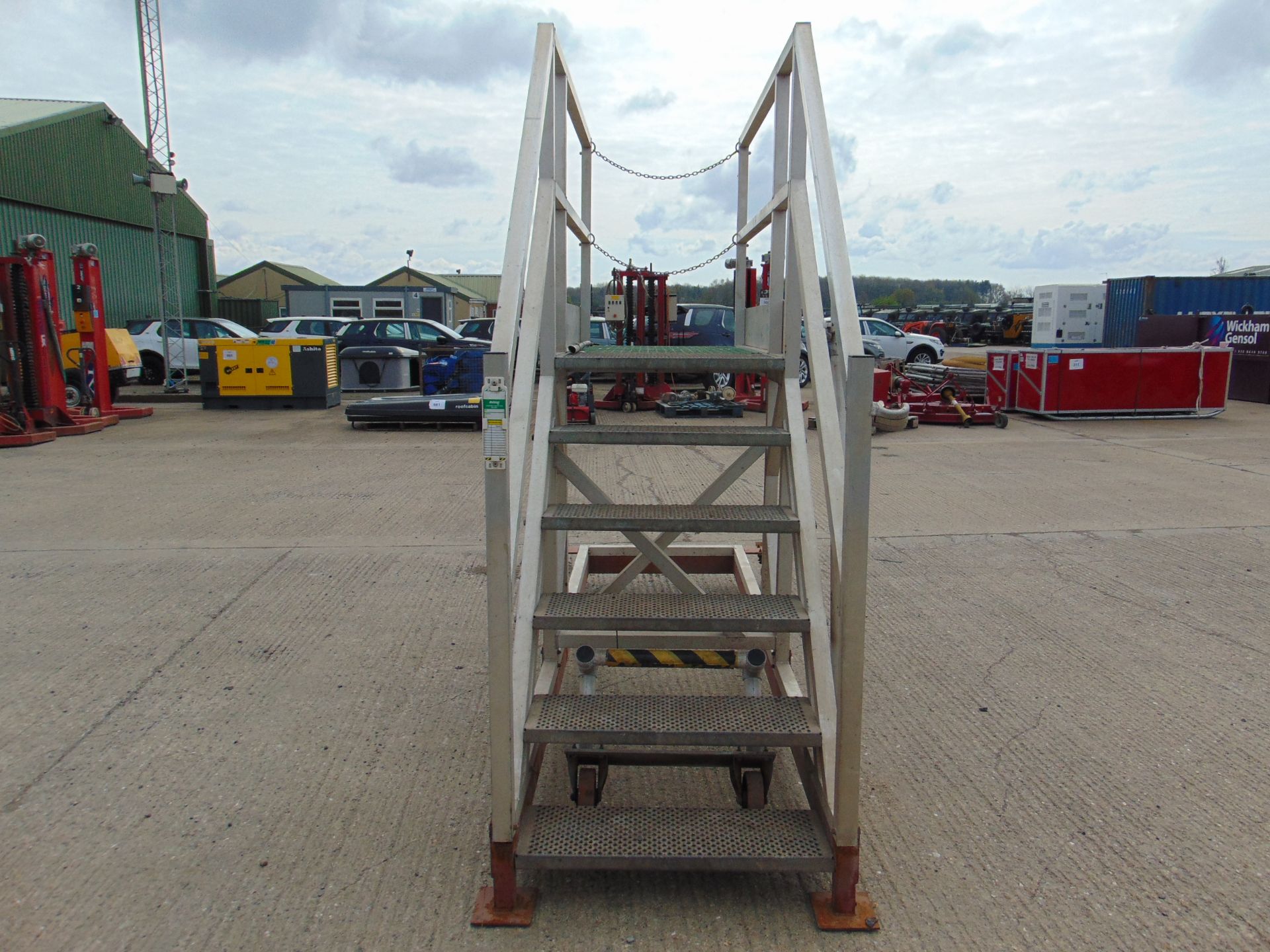 Global Platforms Aluminium 6 Step Mobile Access Platform 1.35m Platform Height - Image 3 of 13