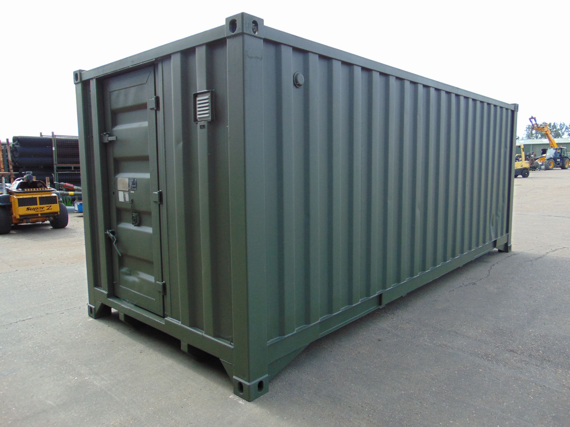 Demountable Front Line Ablution Unit in 20ft Container with hook loader, Twist Locks Etc - Image 7 of 32