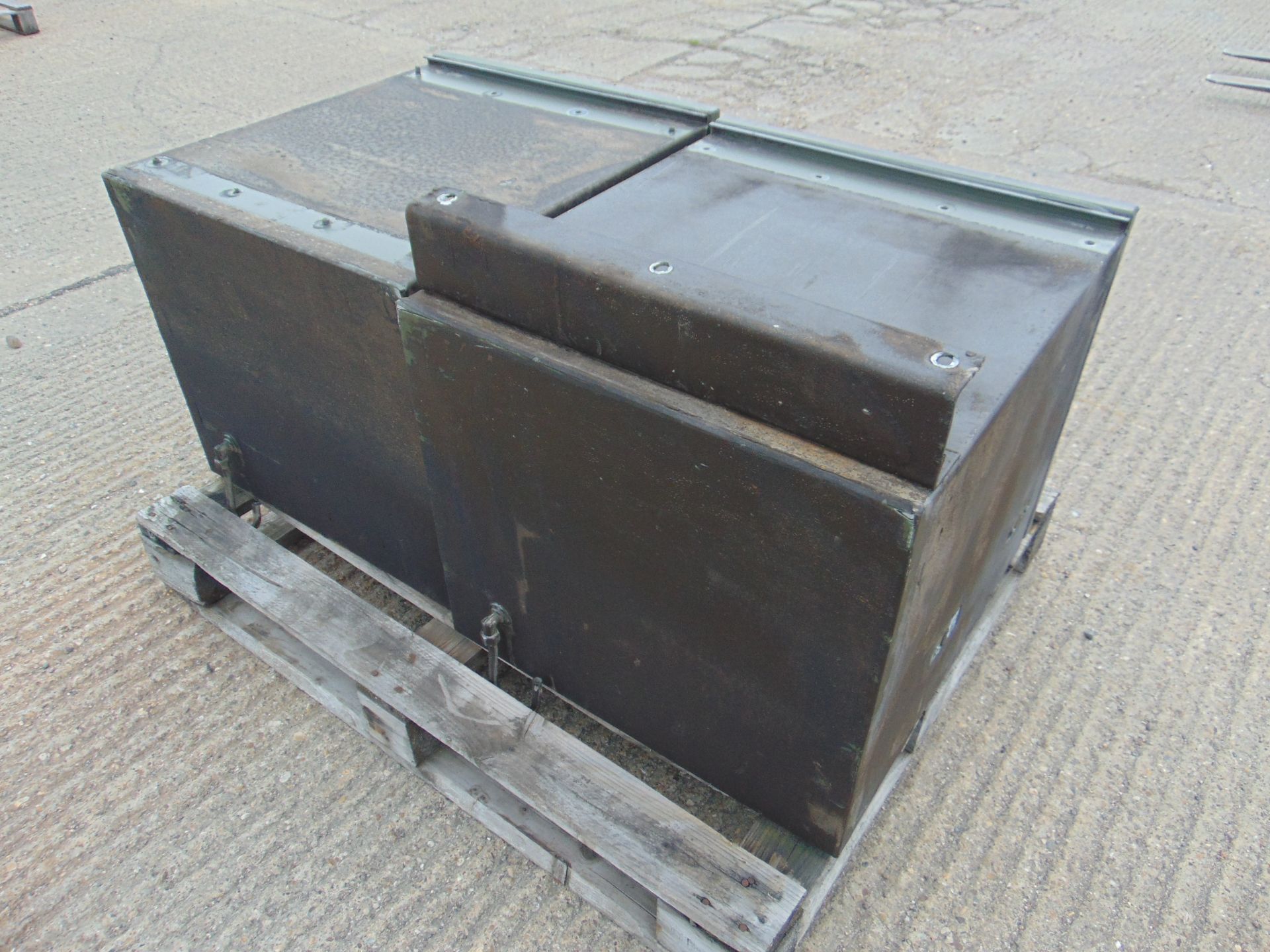 2 x MAN HX60 / HGV Lockable Side Locker Van, Truck, Trailer, Secure Tool boxes - Image 6 of 6