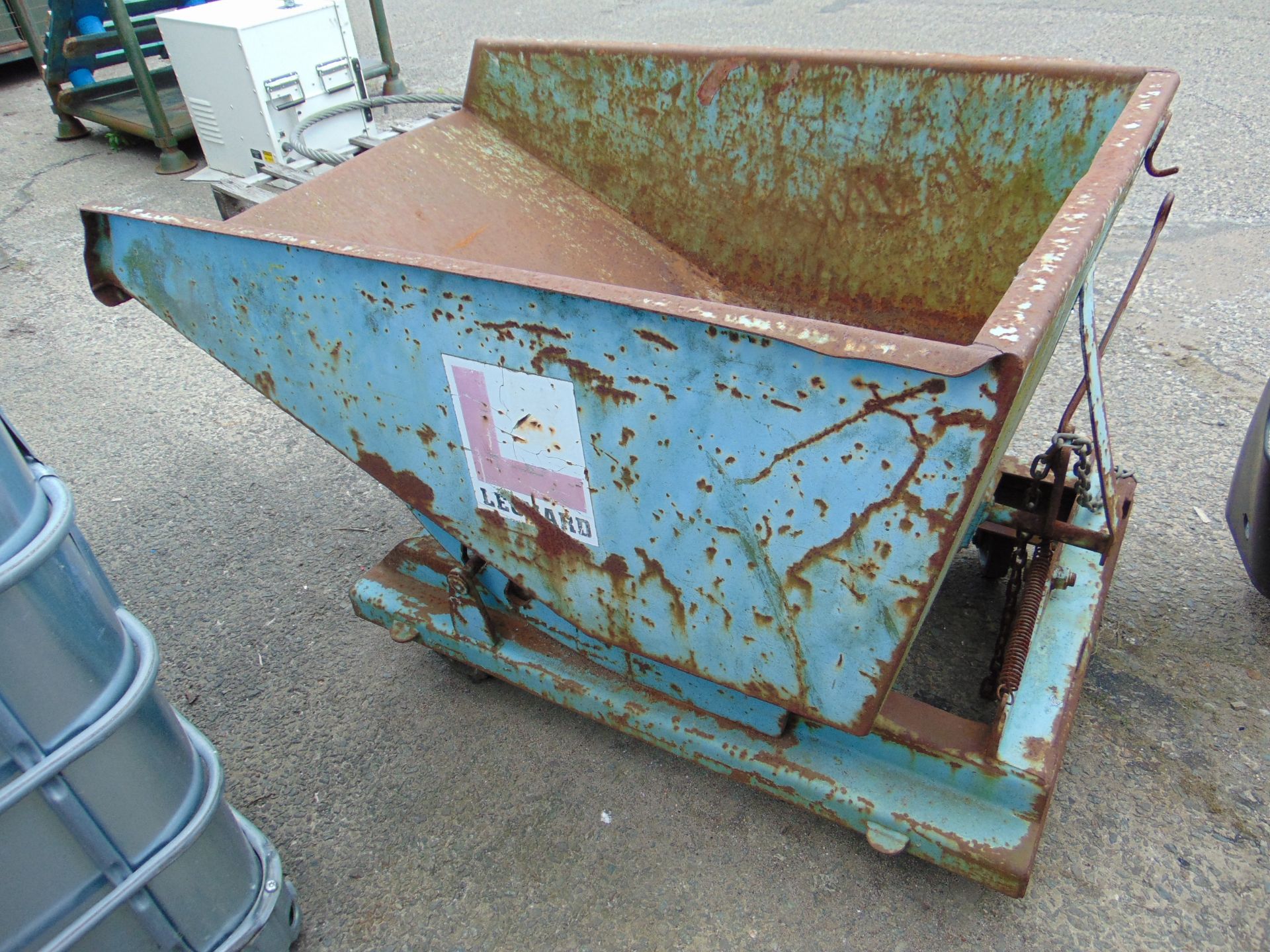 Forklift Tipping Skip - Bild 3 aus 5