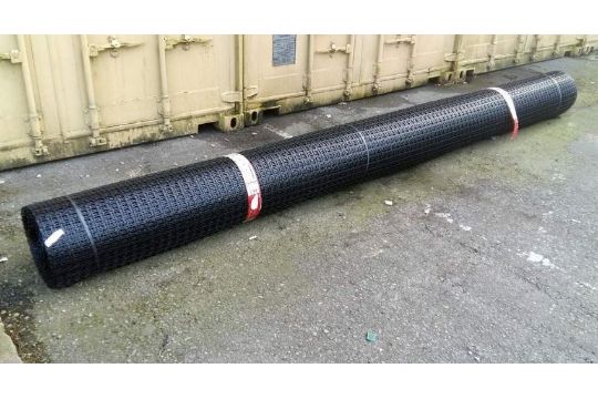 1 x UNISSUED Tensar SS20 Geogrid Ground Foundation Reinforcement Roll 4m x 75m - Image 1 of 6