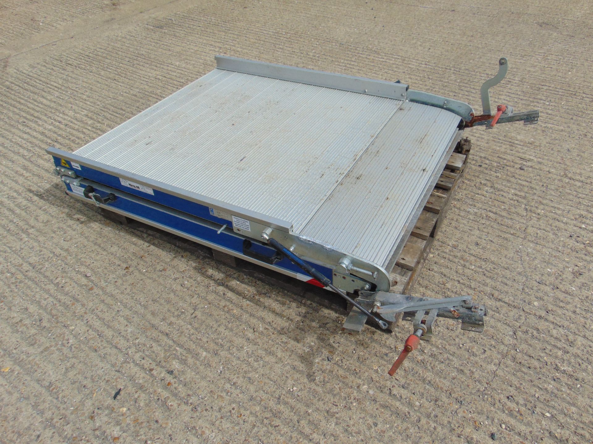 WM System AL100 Folding Aluminium Loading Ramp - Image 4 of 8