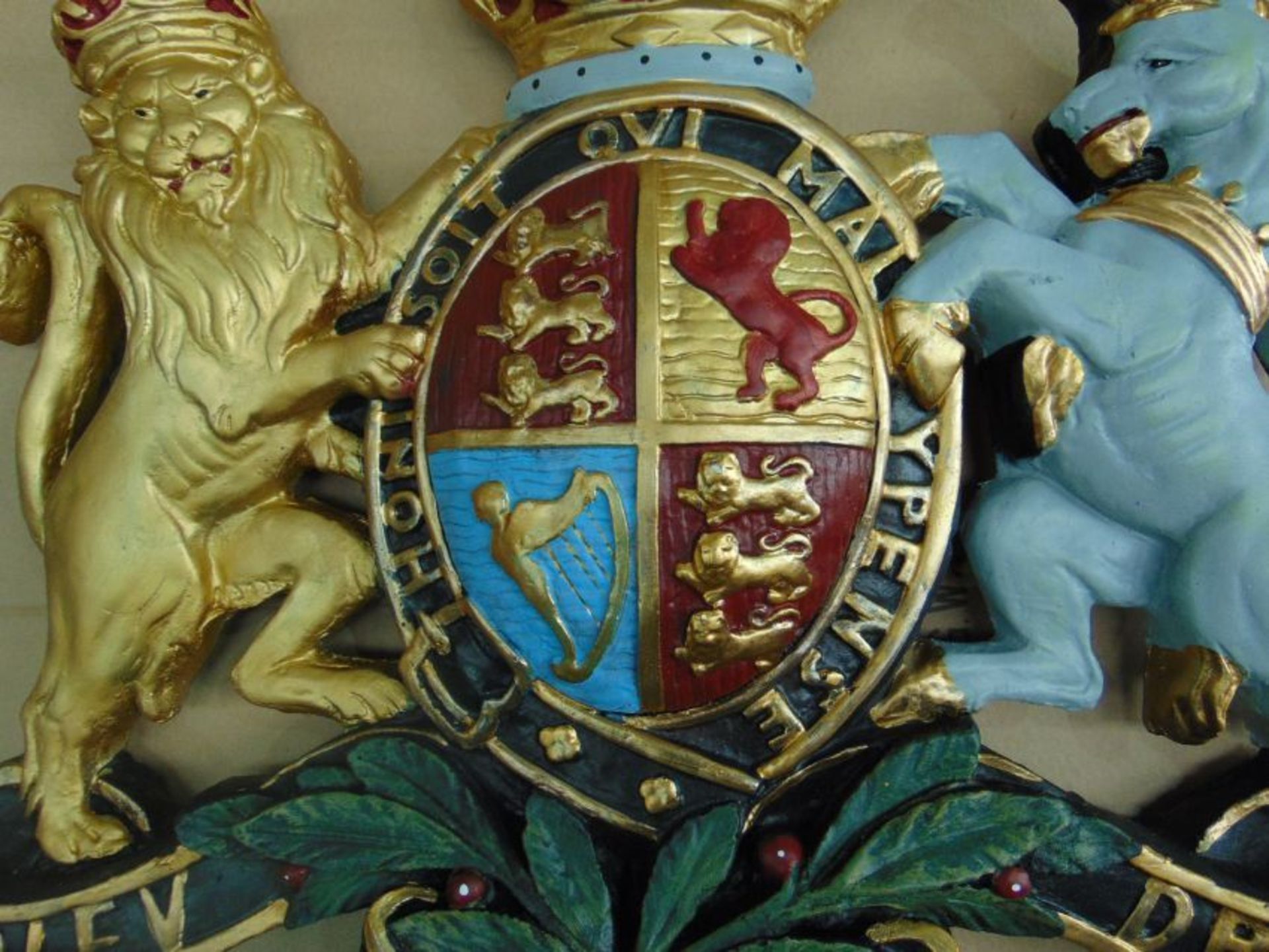 Large Hand Painted Royal Crest - Image 10 of 11