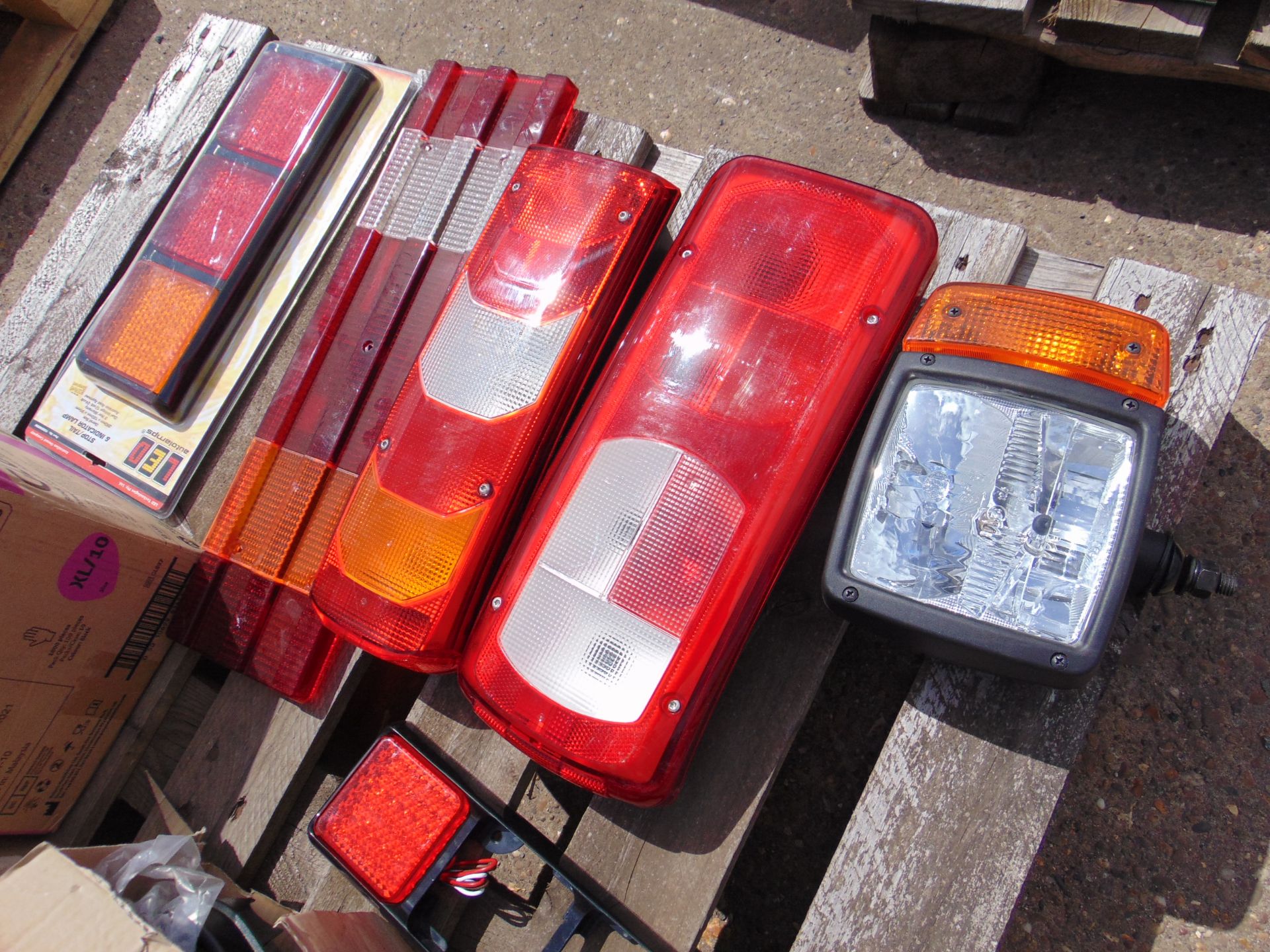 Unissued Vehicle Lights, Mirrors etc - Image 2 of 5