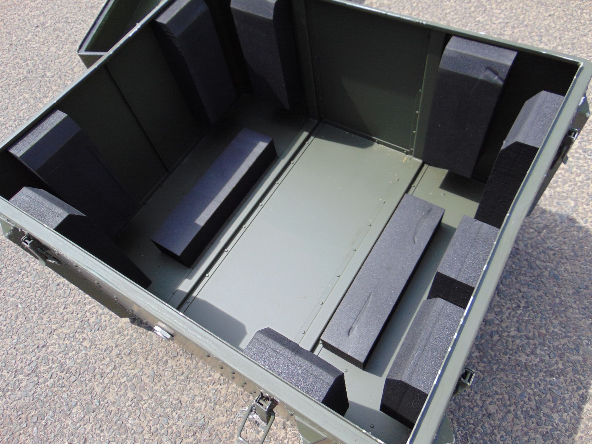 Waterproof Aluminium Heavy Duty Secure Storage Box 0.90mx0.65mx 0.85m - Image 2 of 9