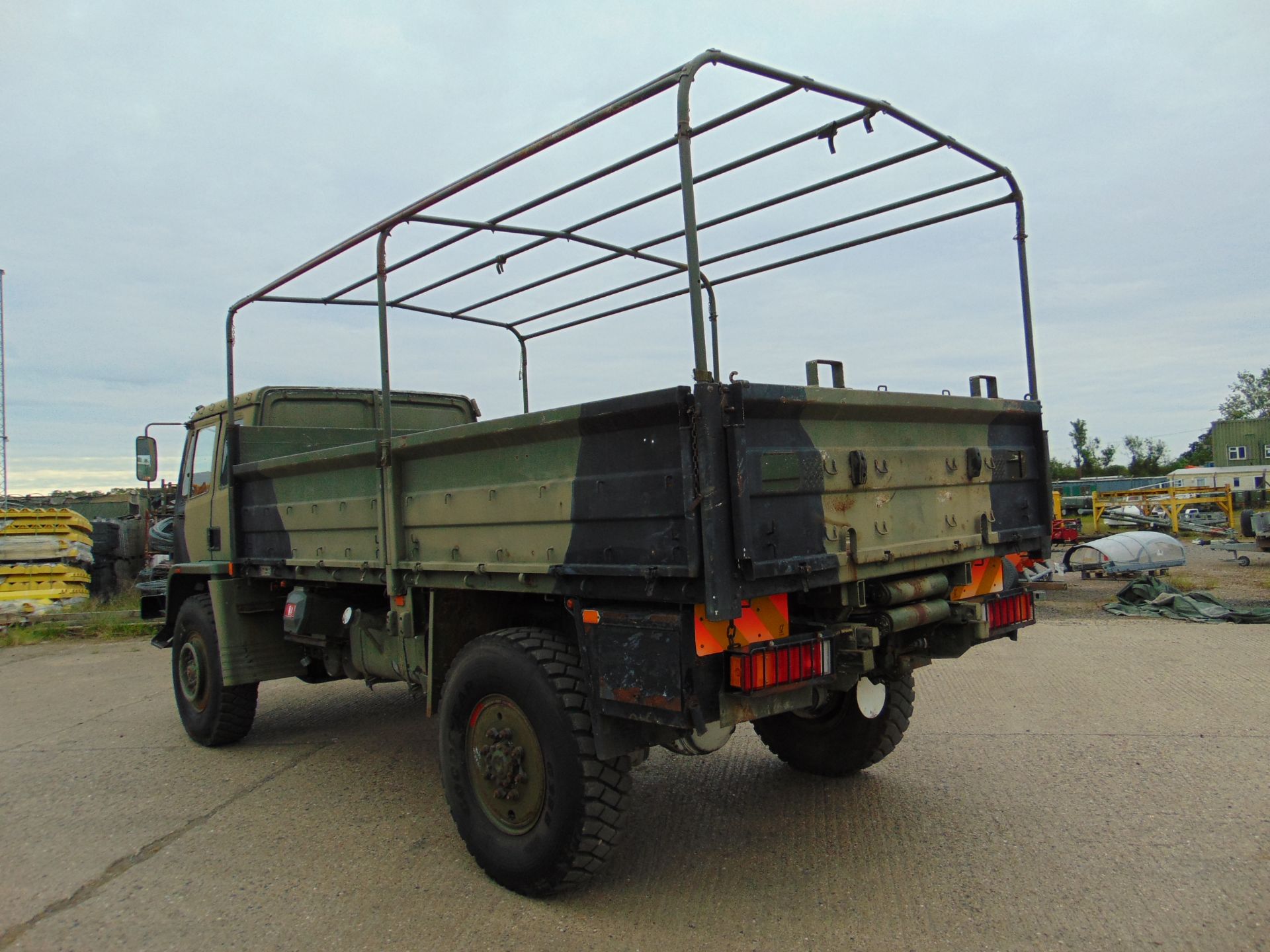 Leyland Daf 45/150 4 x 4 fitted with Hydraulic Winch ( operates Front and Rear ) - Image 8 of 23