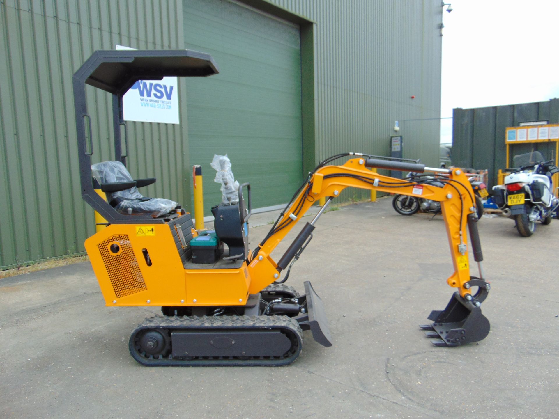 2022 XN10 Mini Excavator - Image 2 of 30