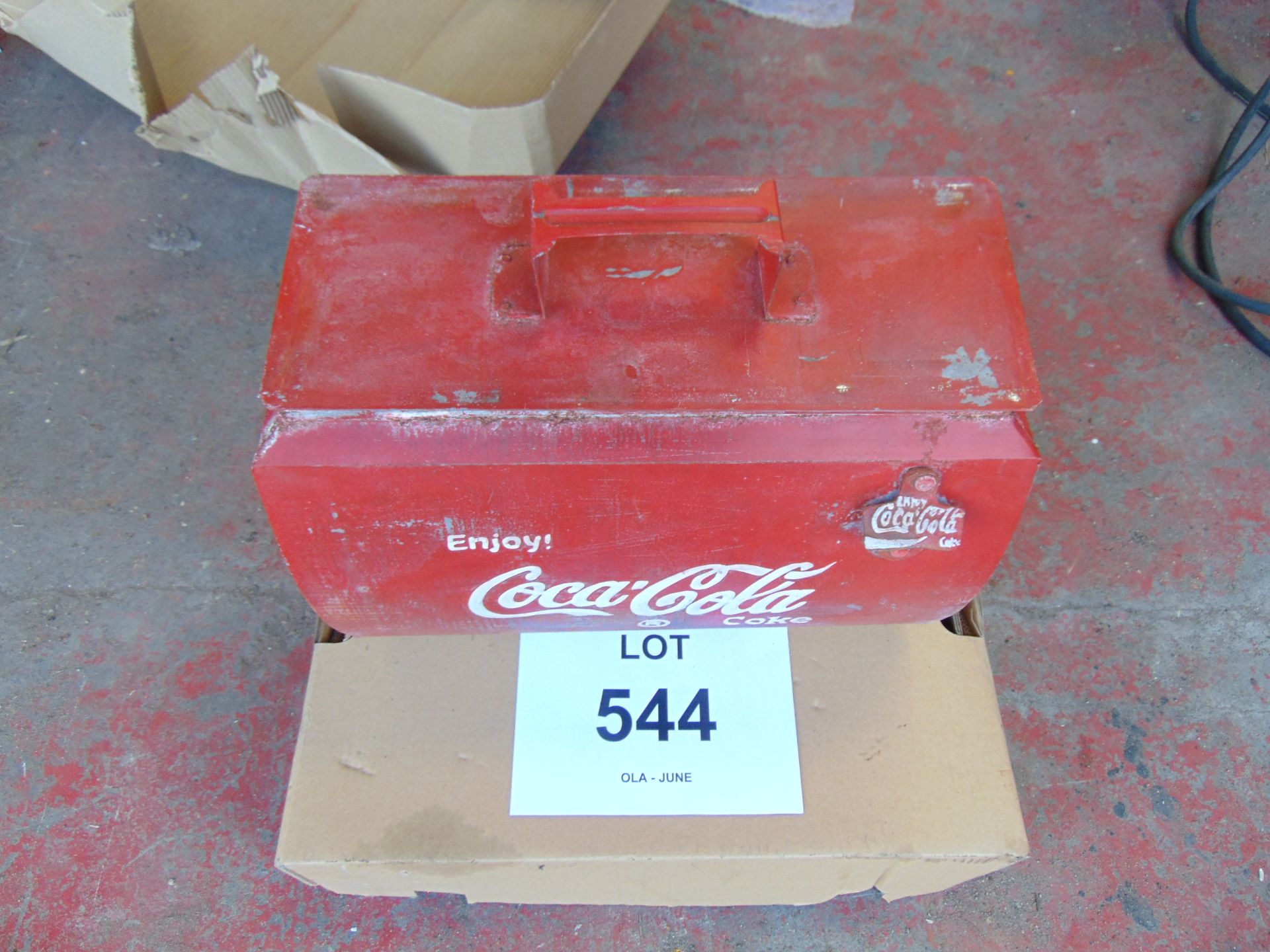 Coca Cola Vintage Cool Box c/w opener 45 x 23 x 32 cms