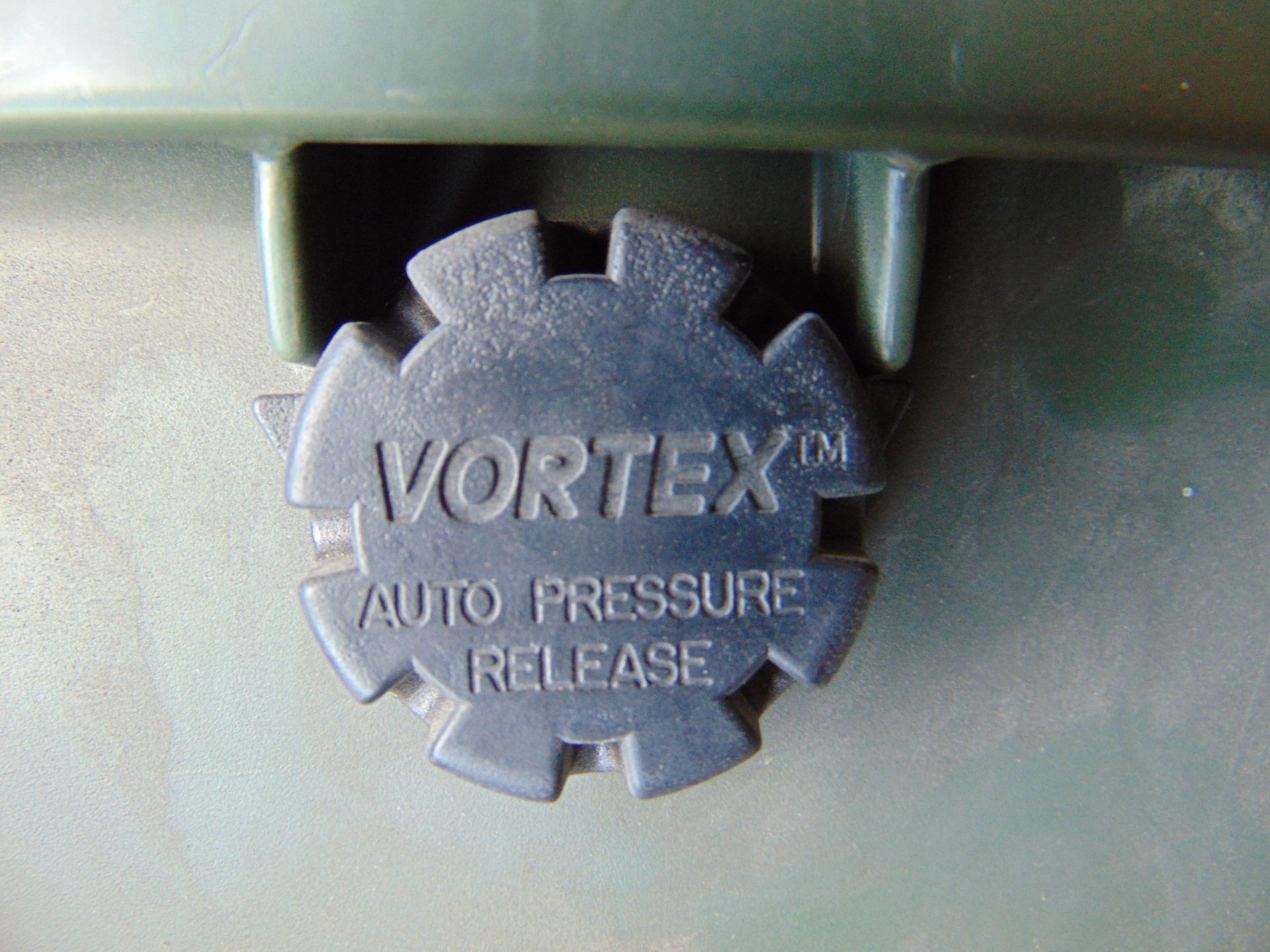Vortex Waterproof Rolling Hard Case - Image 5 of 6