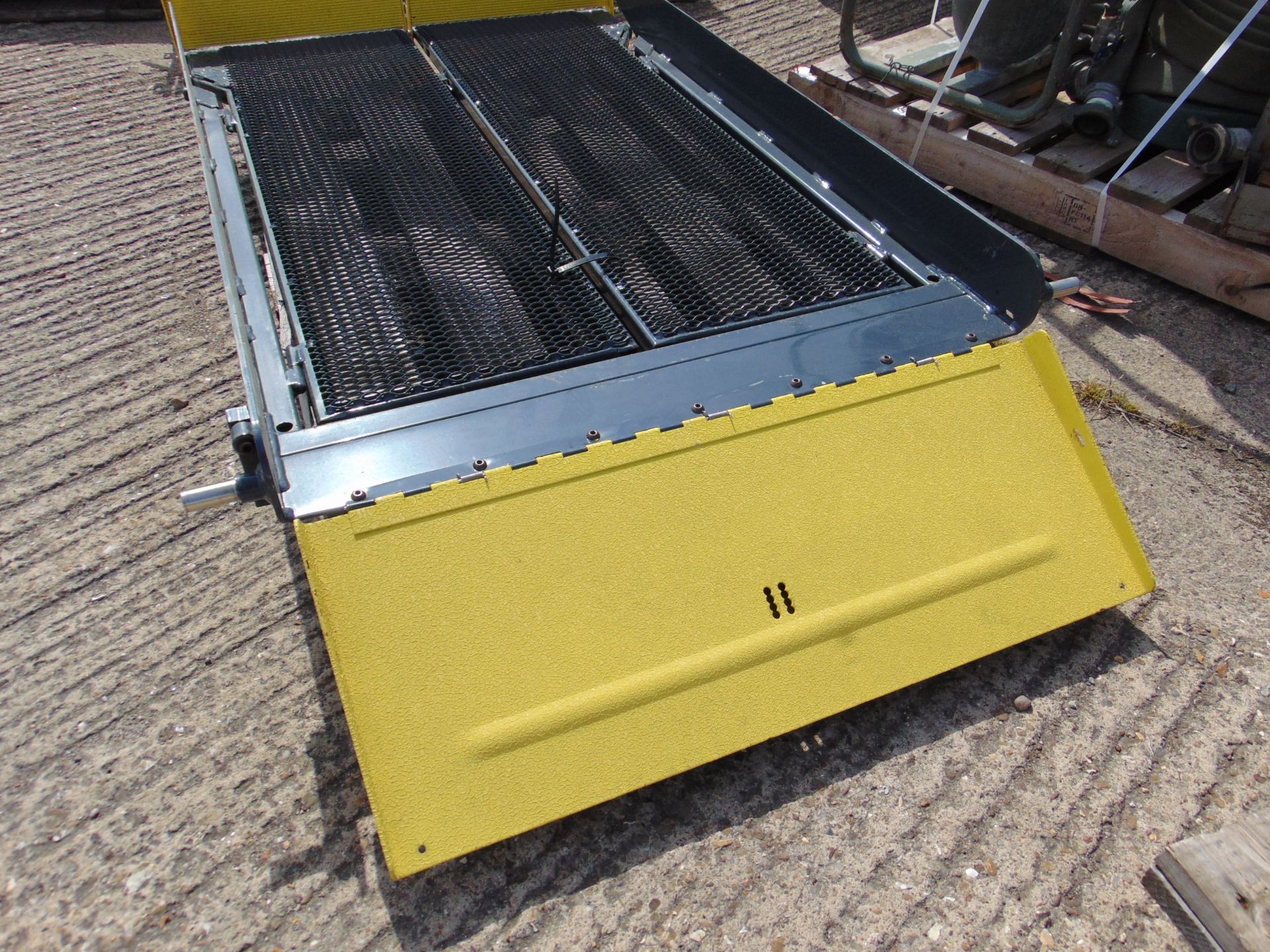 Vehicle Loading Ramp - Image 2 of 5