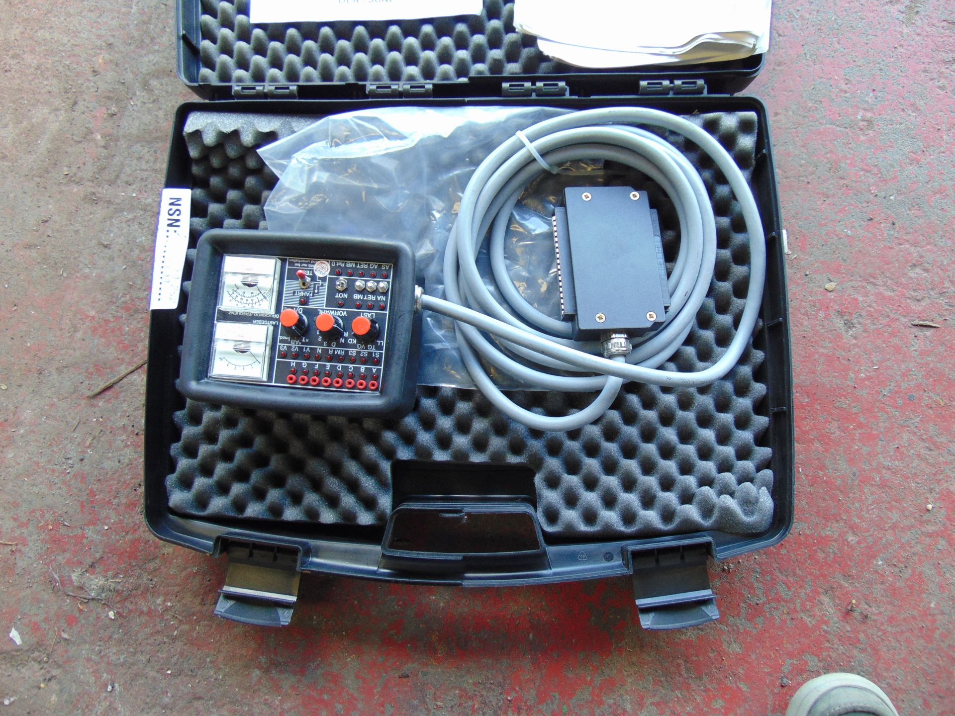 Leyland Daf Drops ZF Main Gearbox Diagnostic Tester c/w Manuals in original transit case - Image 2 of 3
