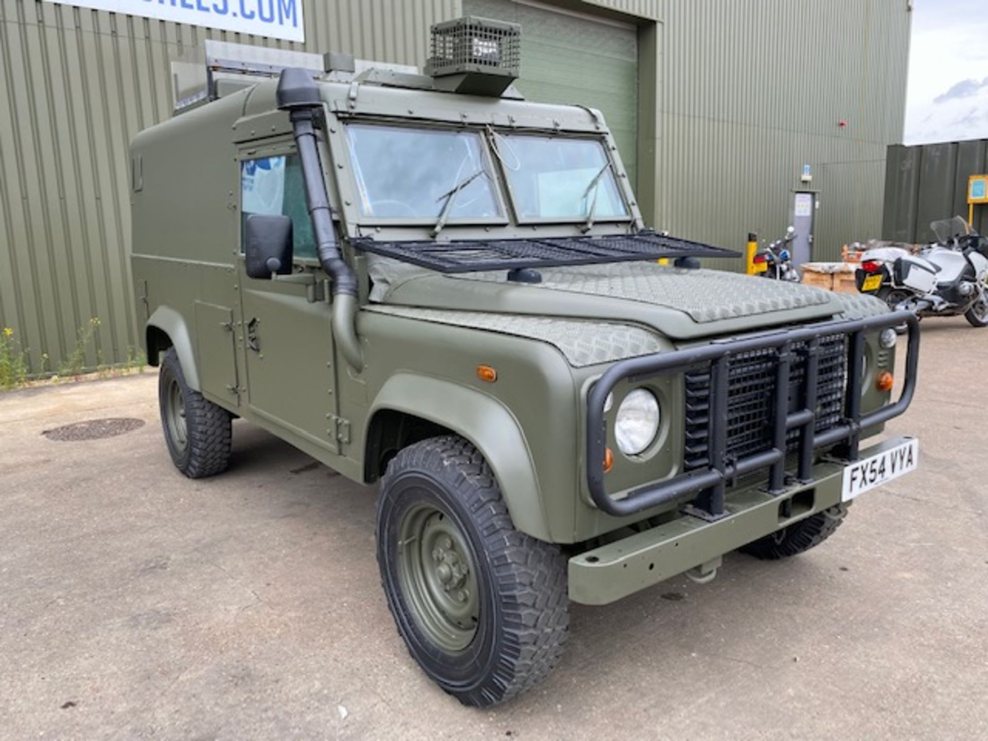 Land Rover Defender Snatch 2B 300Tdi armoured RHD ONLY 22,169Km! - Image 4 of 53