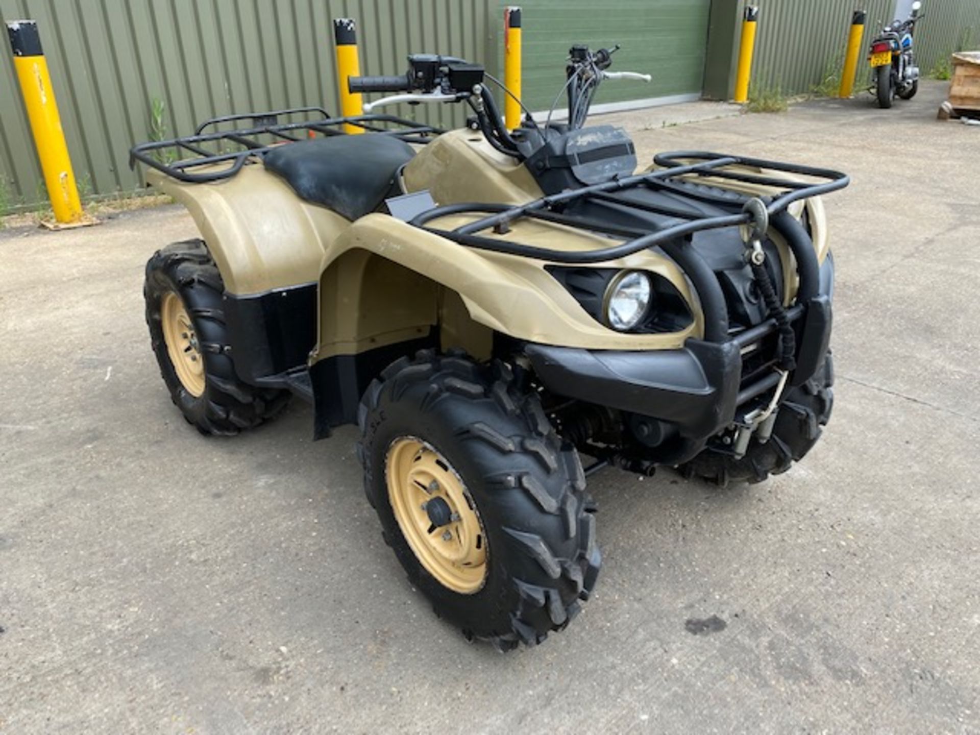 Military Specification Yamaha Grizzly 450 4 x 4 ATV Quad Bike ONLY 5,539Km!!! - Image 4 of 26