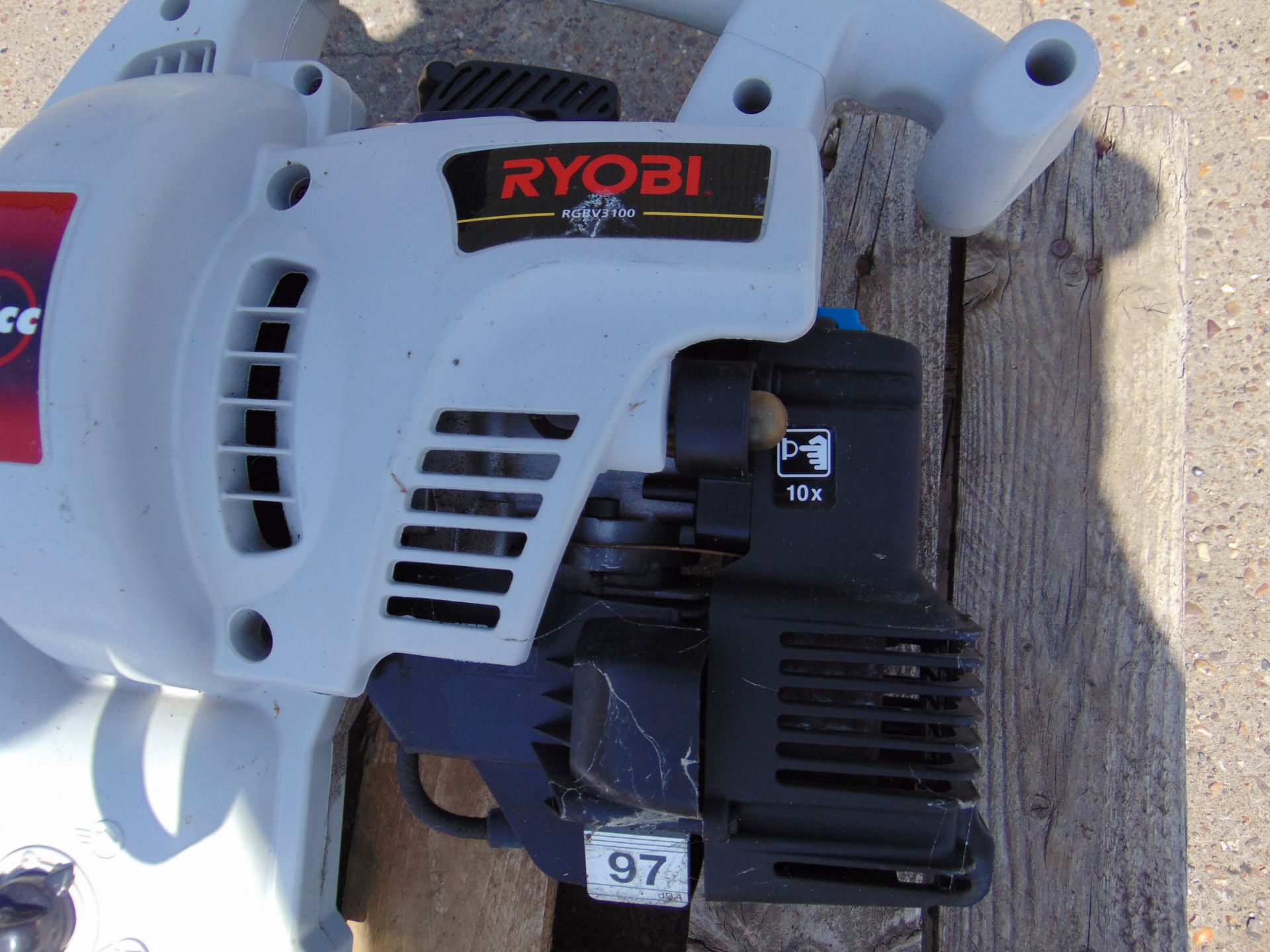 Ryobi RGBV-3100 30cc Petrol Blower/Vac - Image 5 of 8