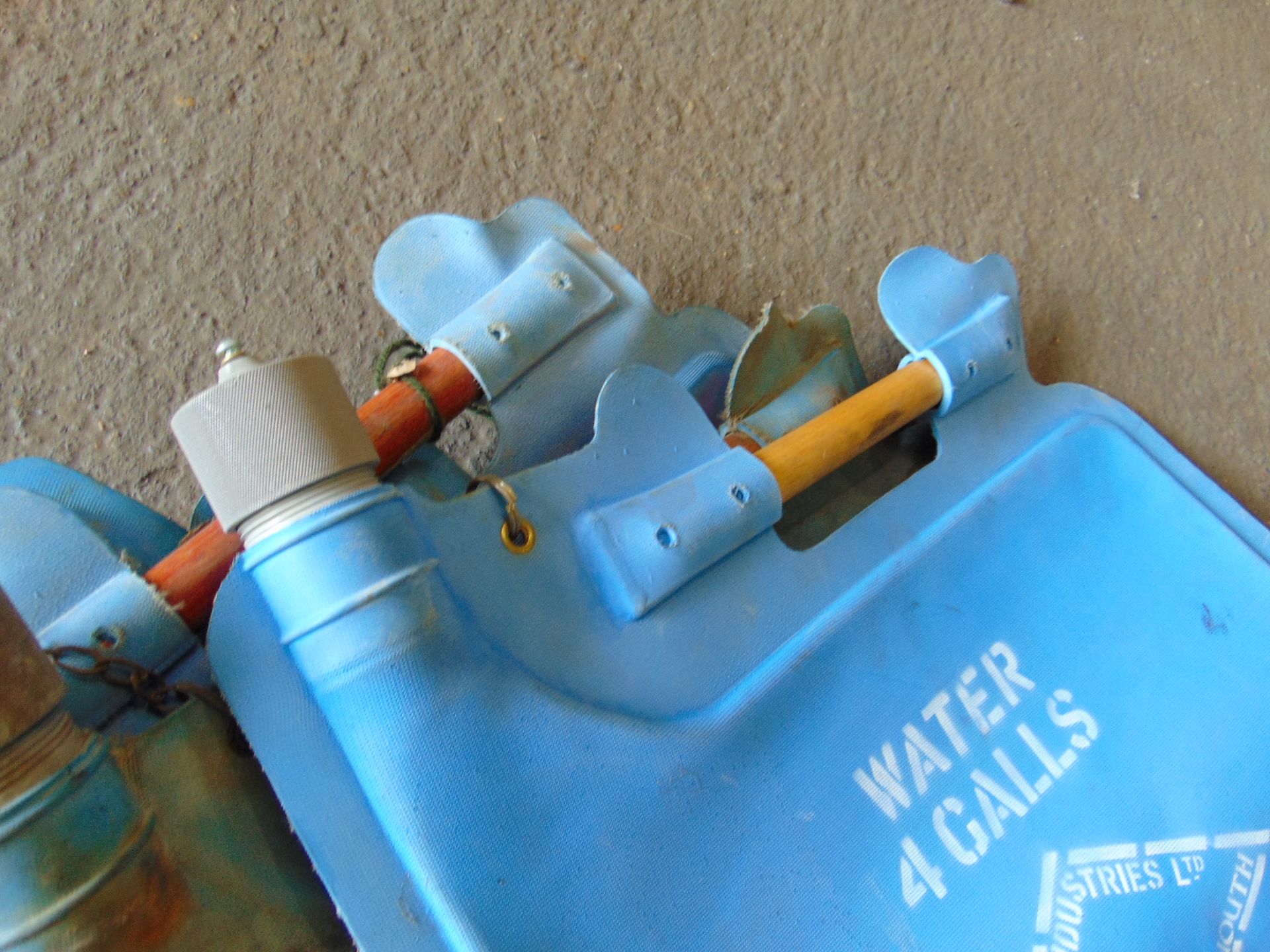 Q 6x Heavy Duty 4 Gallon Collapsible Water Carriers - Image 3 of 3