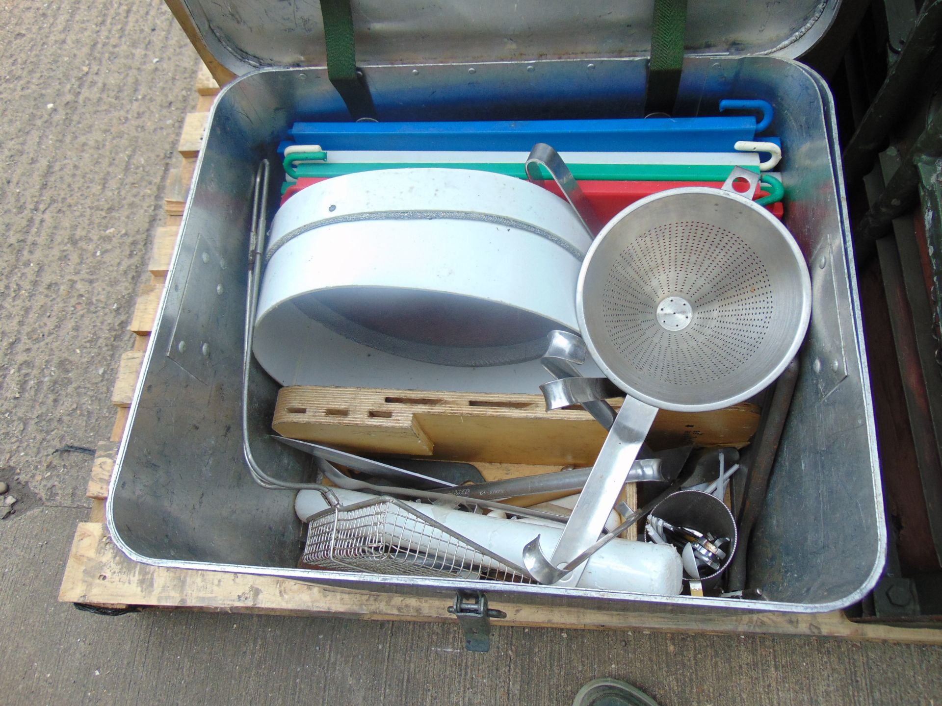 Cooking outfit field No 5 inc Cooker, Burners, Oven Equipment etc as shown from UK MoD - Image 3 of 4
