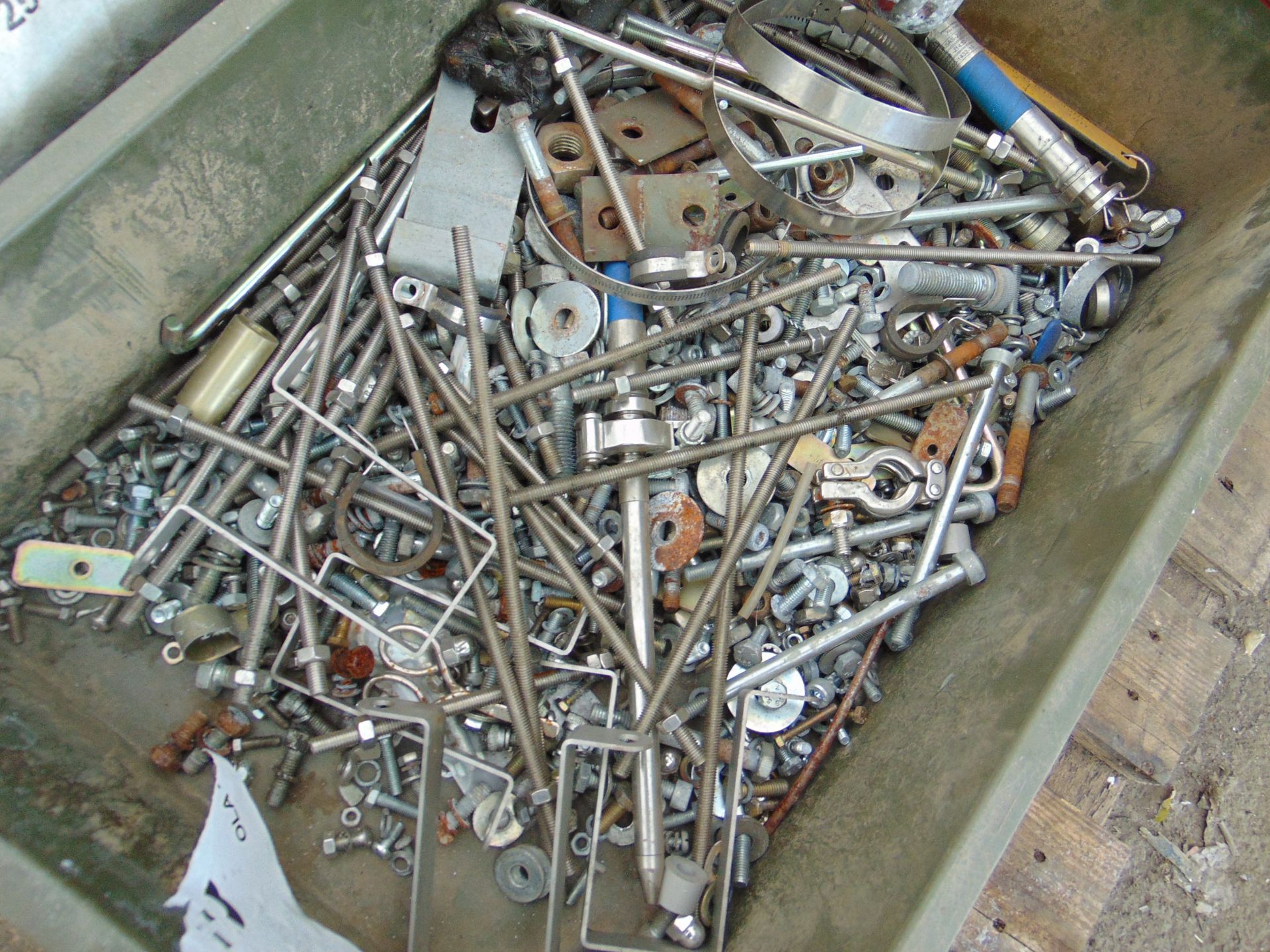 1 x Pallet of Air Lines, Stirrup Pumps, Nuts Bolts etc - Image 7 of 7