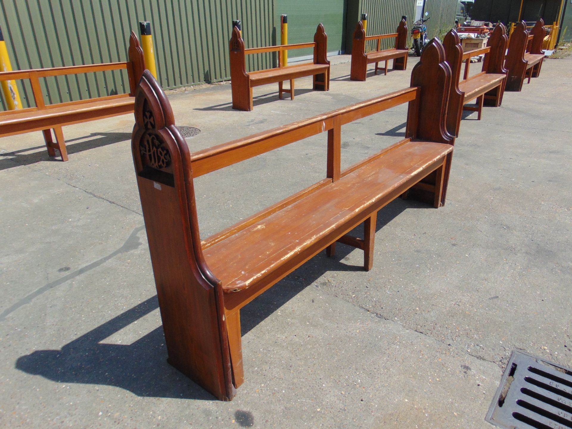 Victorian Era Pitch Pine Church Pew c/w Attractive Decorative Scrolls - Image 2 of 5