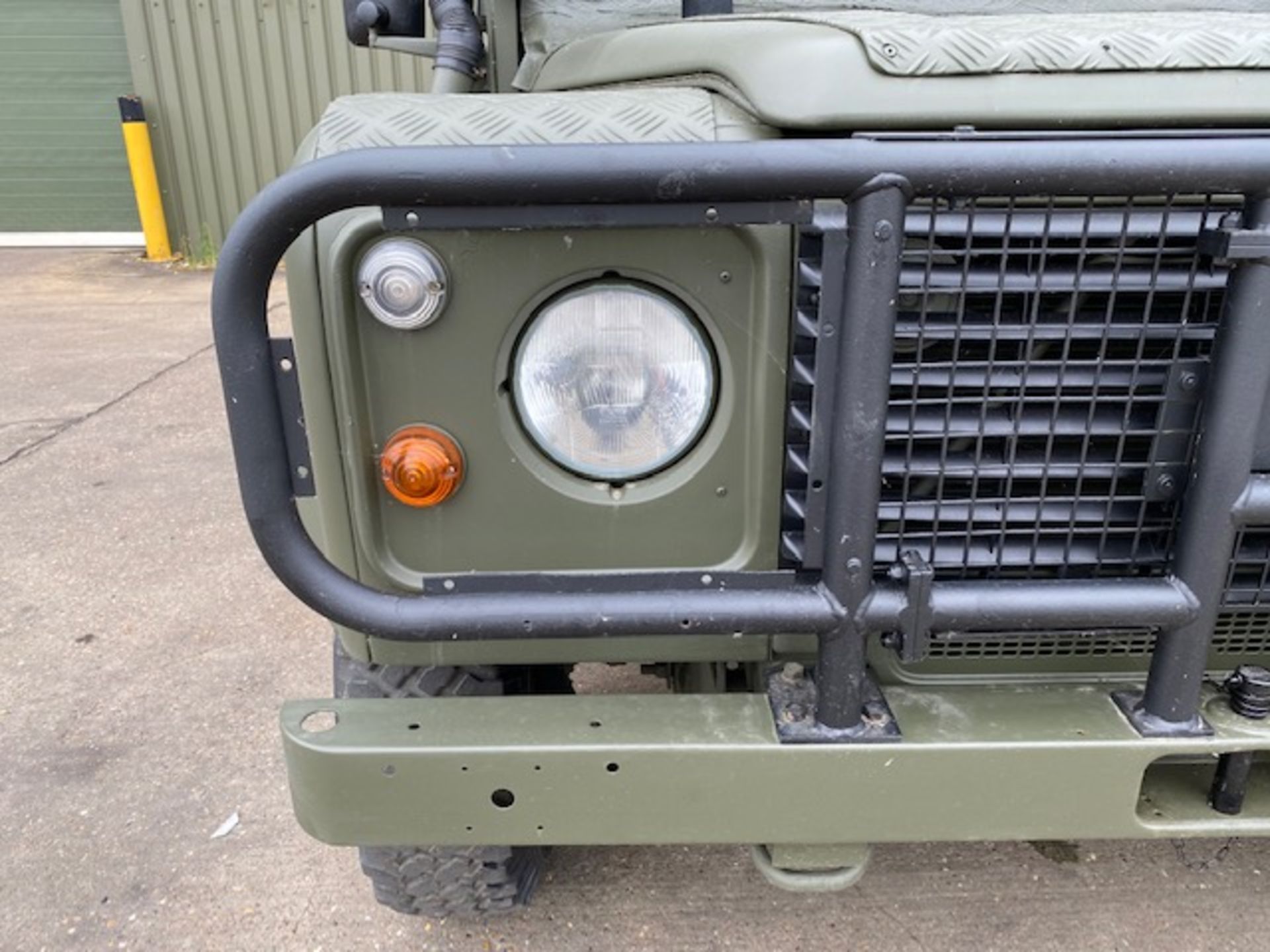 Land Rover Defender Snatch 2B 300Tdi armoured RHD ONLY 22,169Km! - Image 21 of 53