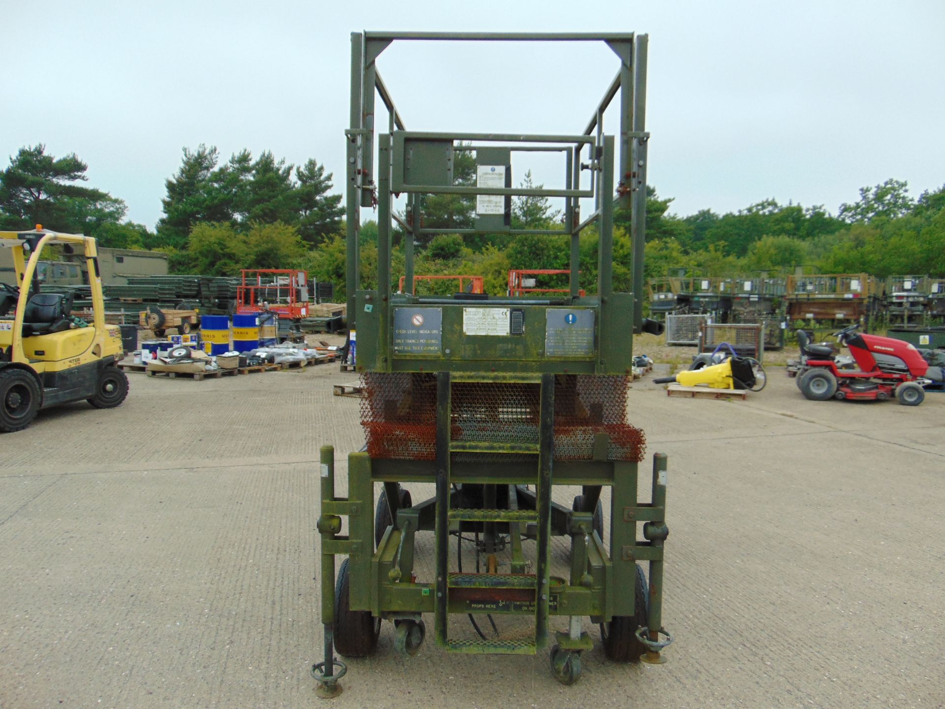 UK Lift Aircraft Hydraulic Access Platform from RAF as Shown - Image 5 of 12