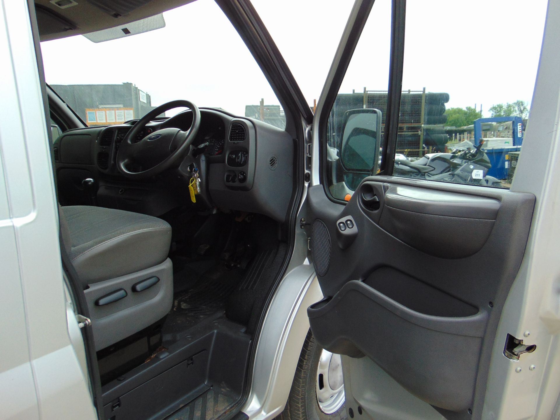 2004 Ford Transit 135 T350 LWB Mobile Surveillance & Monitoring Vehicle ONLY 11,044 Miles! - Image 29 of 41