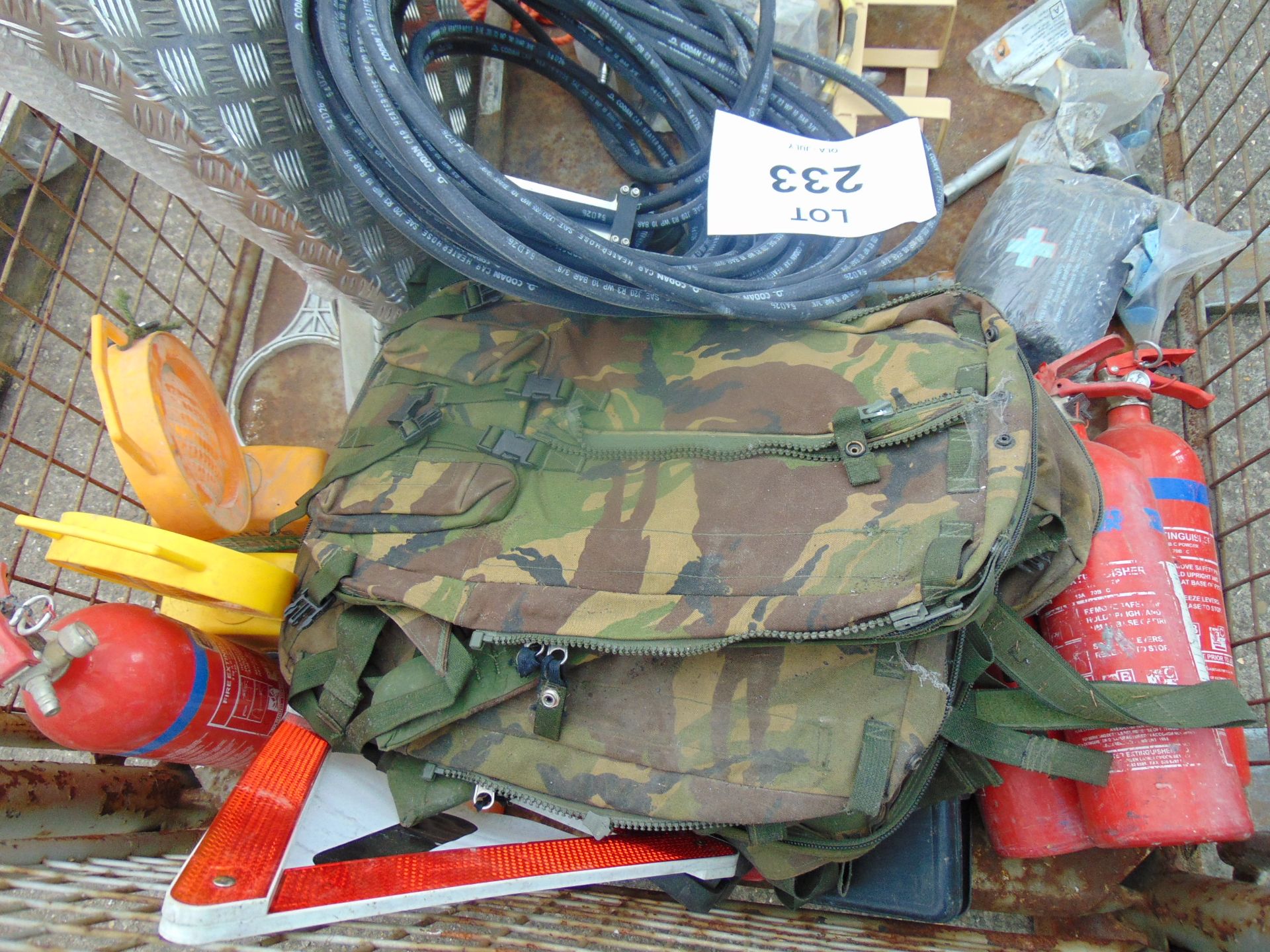 1 x Stillage Spares inc Camo packs, Axes can holders, Cable, Air Lines etc - Bild 3 aus 3