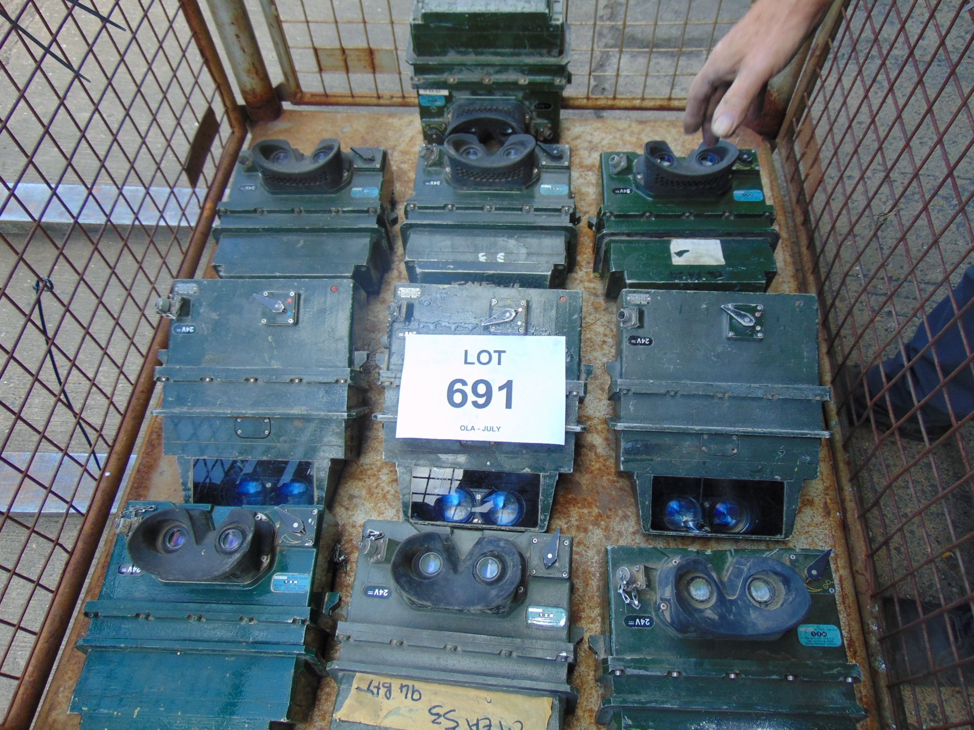 10 x Periscope Armoured Vehicle Image Internsified L5A1 Drivers - Image 2 of 5