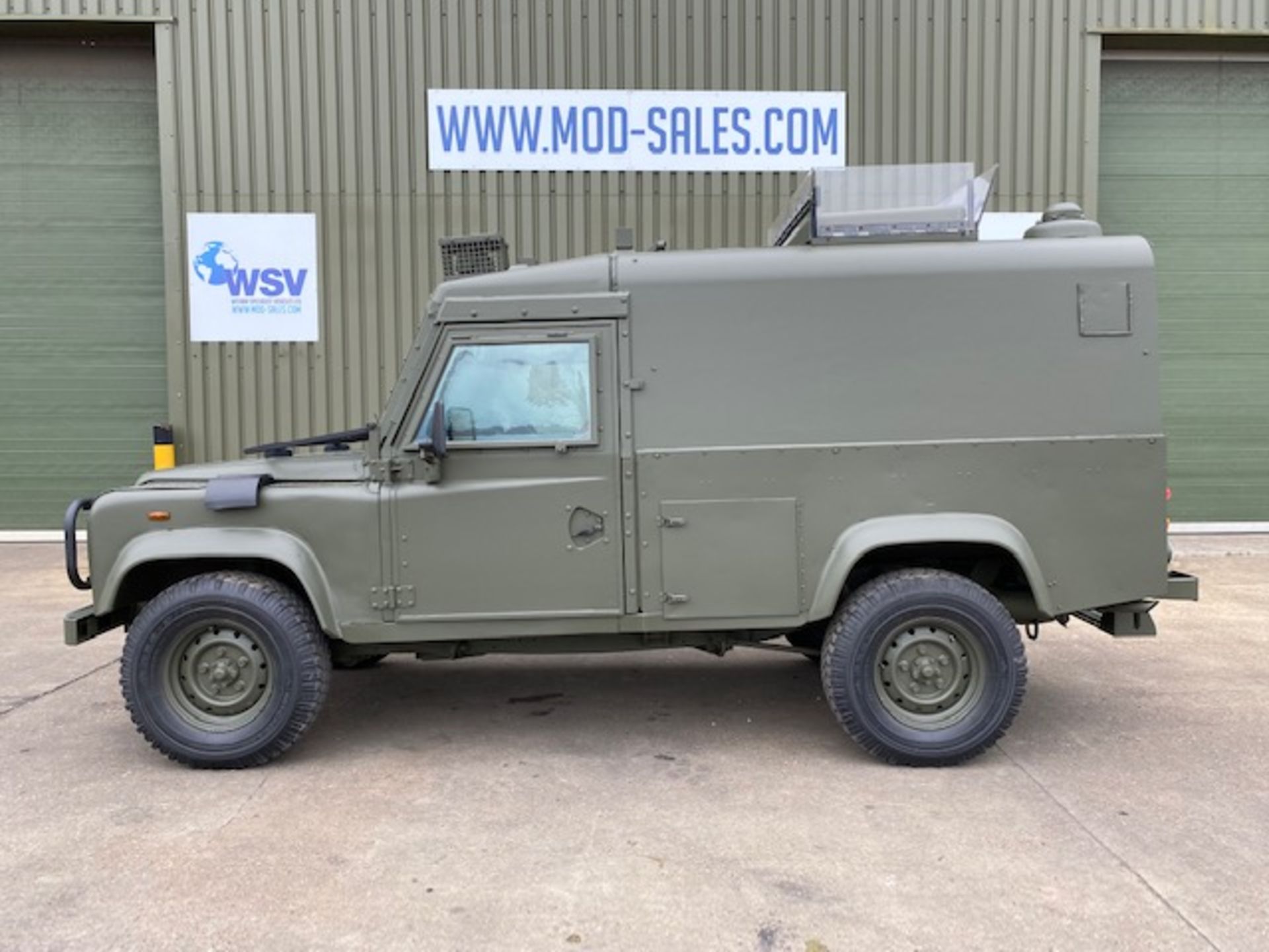 Land Rover Defender Snatch 2B 300Tdi armoured RHD ONLY 22,169Km! - Image 7 of 53