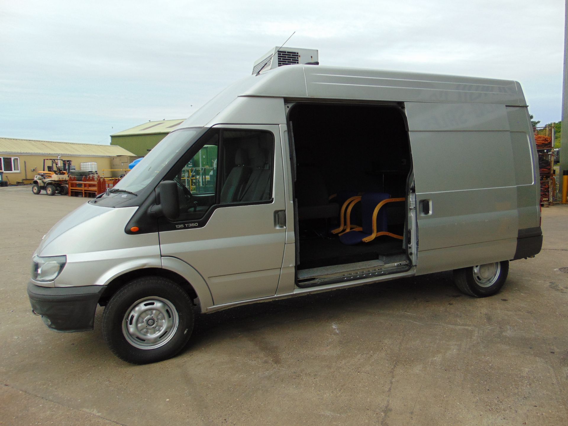 2004 Ford Transit 135 T350 LWB Mobile Surveillance & Monitoring Vehicle ONLY 11,044 Miles! - Image 18 of 41