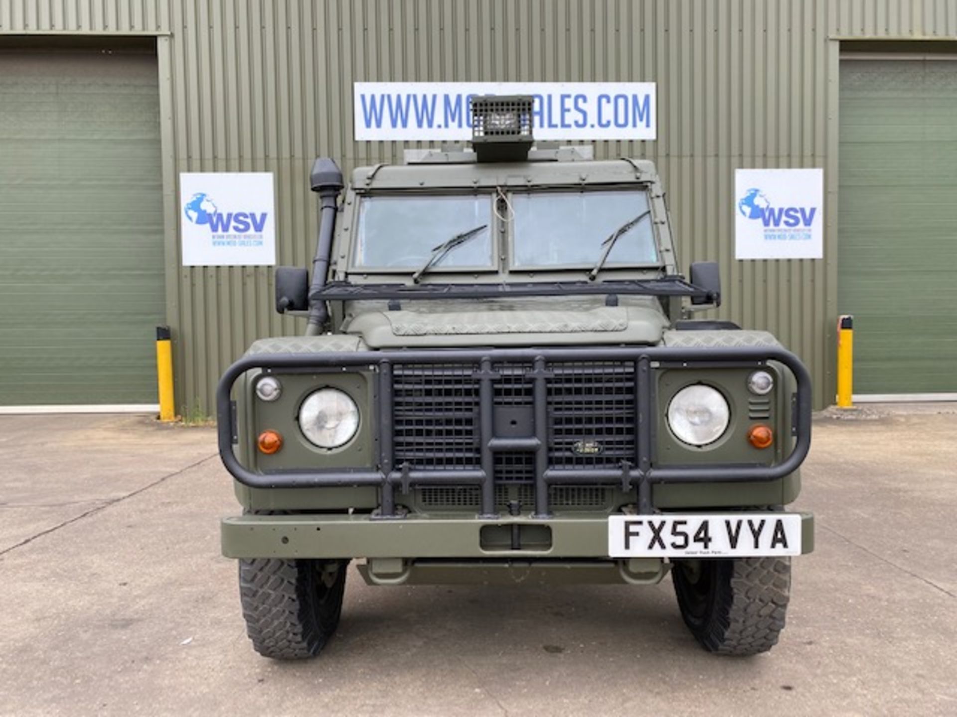 Land Rover Defender Snatch 2B 300Tdi armoured RHD ONLY 22,169Km! - Image 3 of 53
