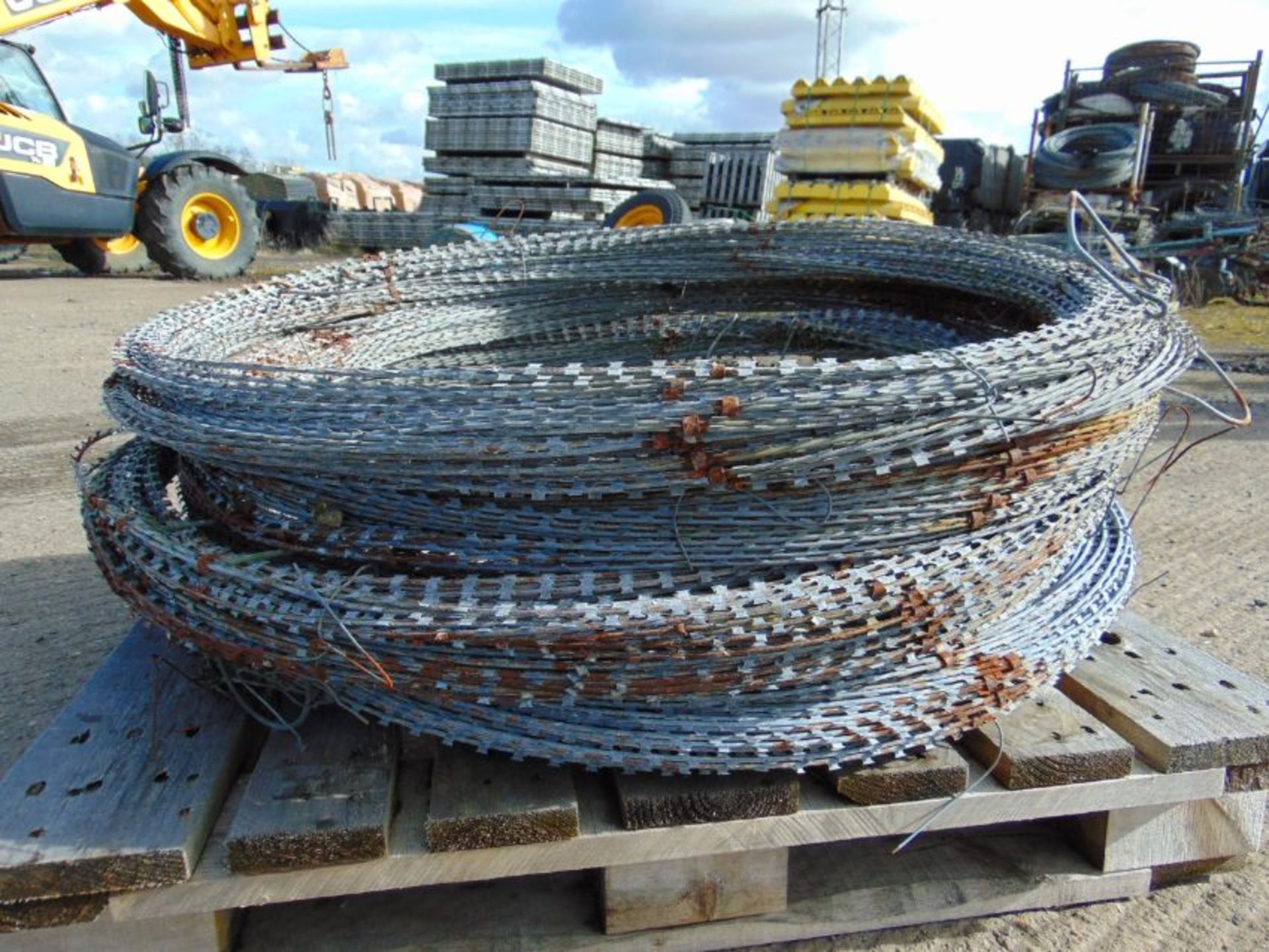 6 x Large Rolls of Concertina Razor Wire Unissued.Each Ccoil makes 1 M x 20 M - Image 2 of 4