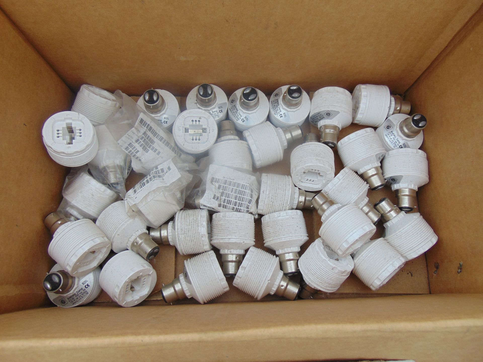 40 x LED Light Fittings and 1 x Unissued Electric Pump Unit - Image 2 of 3