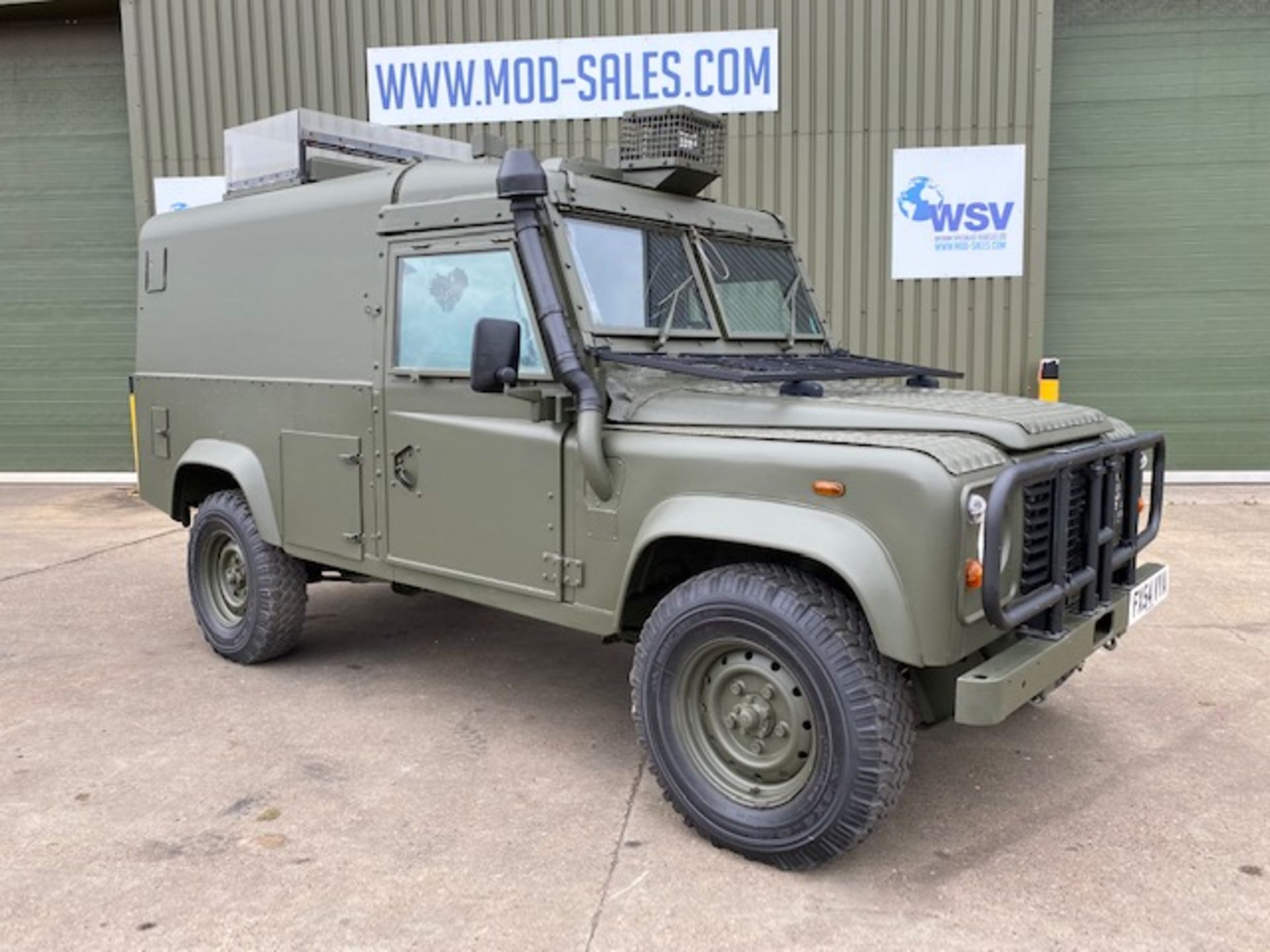 Land Rover Defender Snatch 2B 300Tdi armoured RHD ONLY 22,169Km! - Image 5 of 53