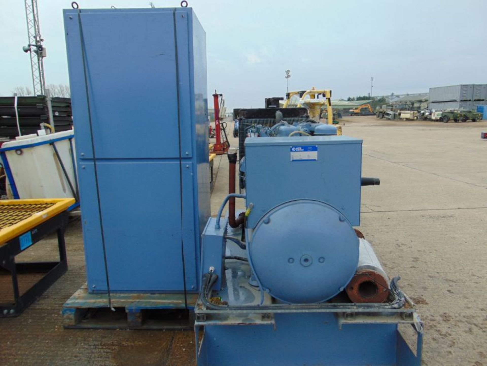 Auto Diesel 85 KVA 68 Kw 3 Phase 415/240V Standby Automatic Mains Faliure Generator ONLY 807 HOURS! - Image 5 of 20