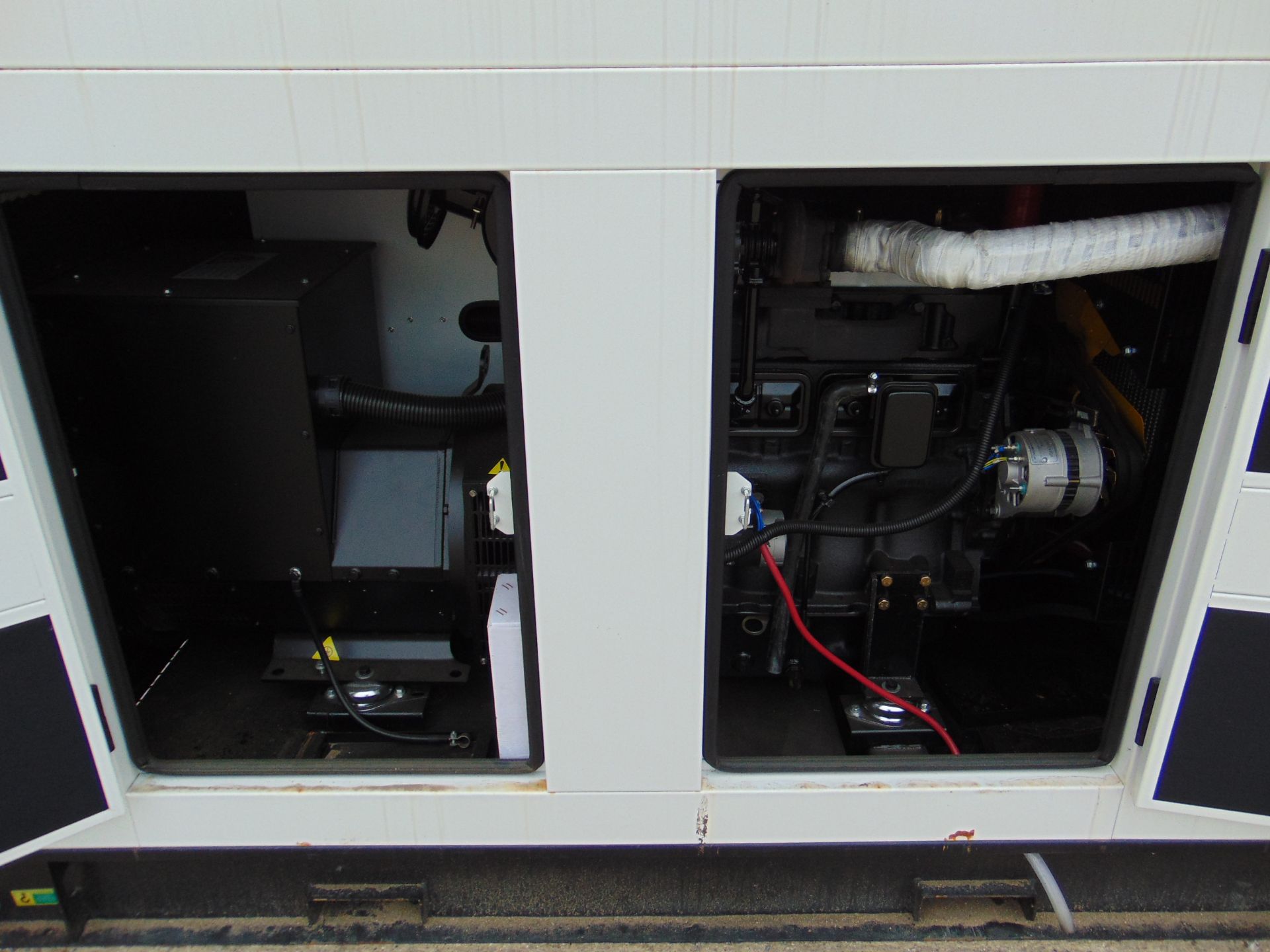 2021 UNISSUED 125 KVA 3 Phase Silent Diesel Generator Set - Image 12 of 15