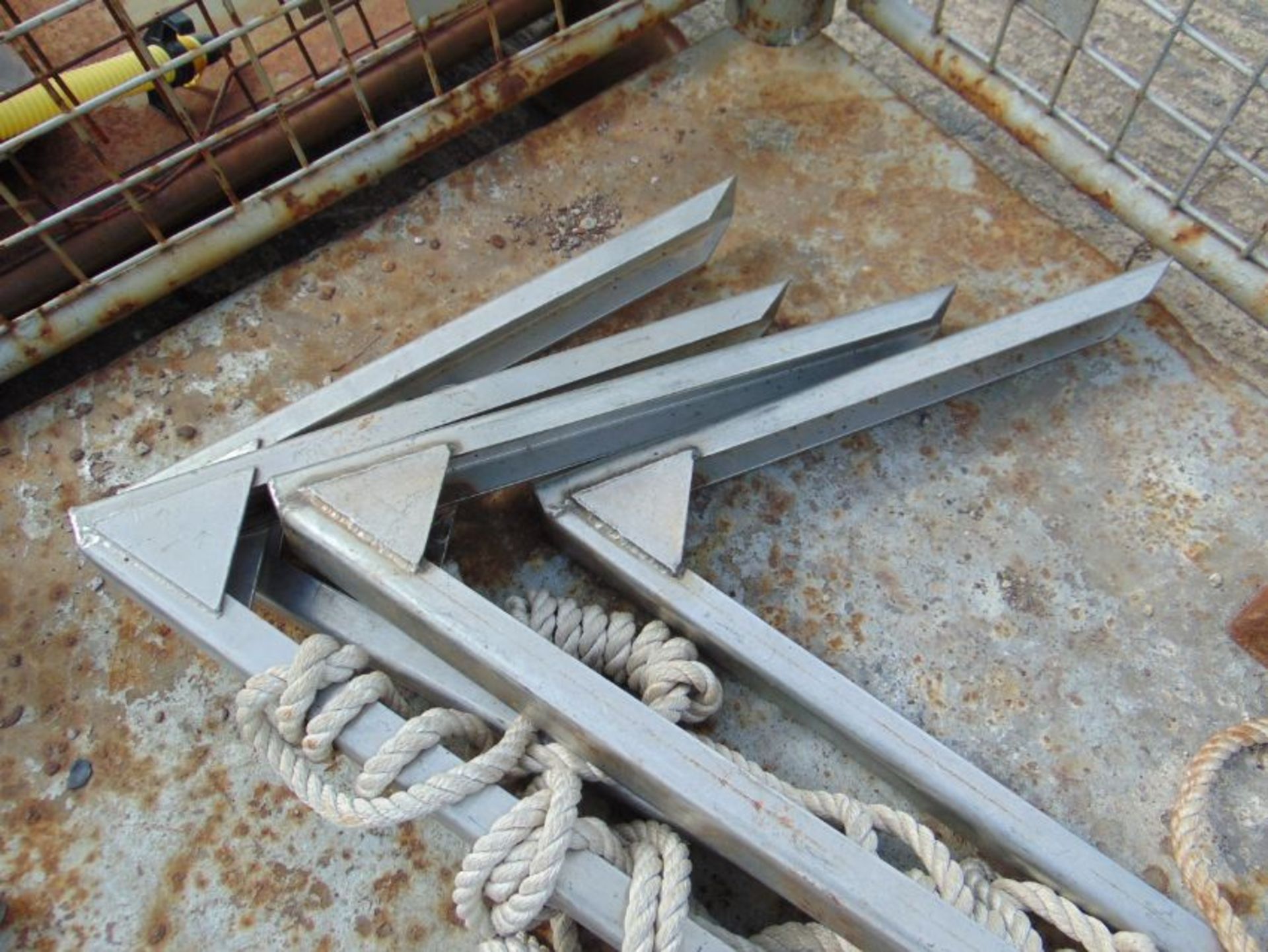 4x Anchors - Image 2 of 3