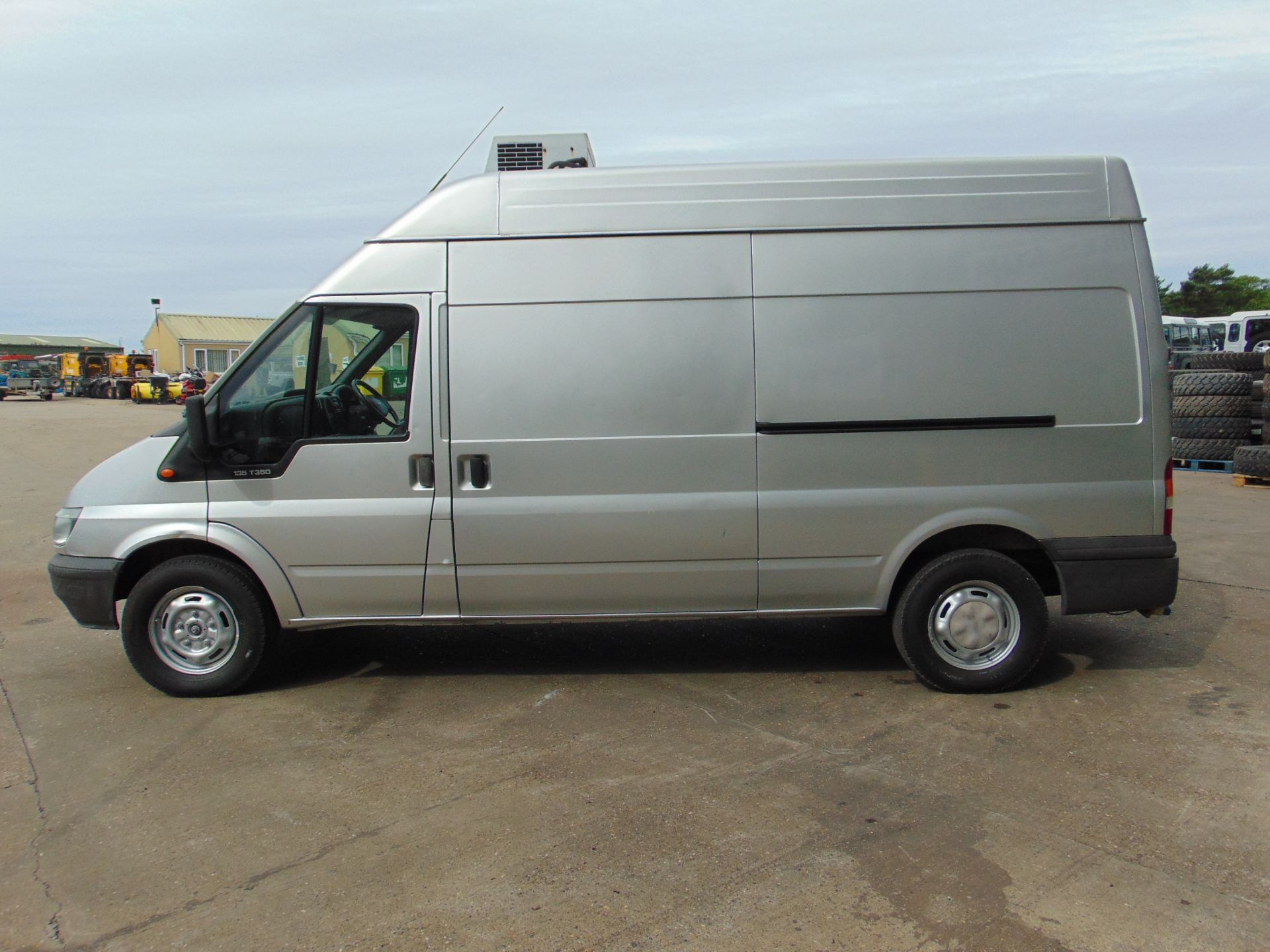 2004 Ford Transit 135 T350 LWB Mobile Surveillance & Monitoring Vehicle ONLY 11,044 Miles! - Image 5 of 41